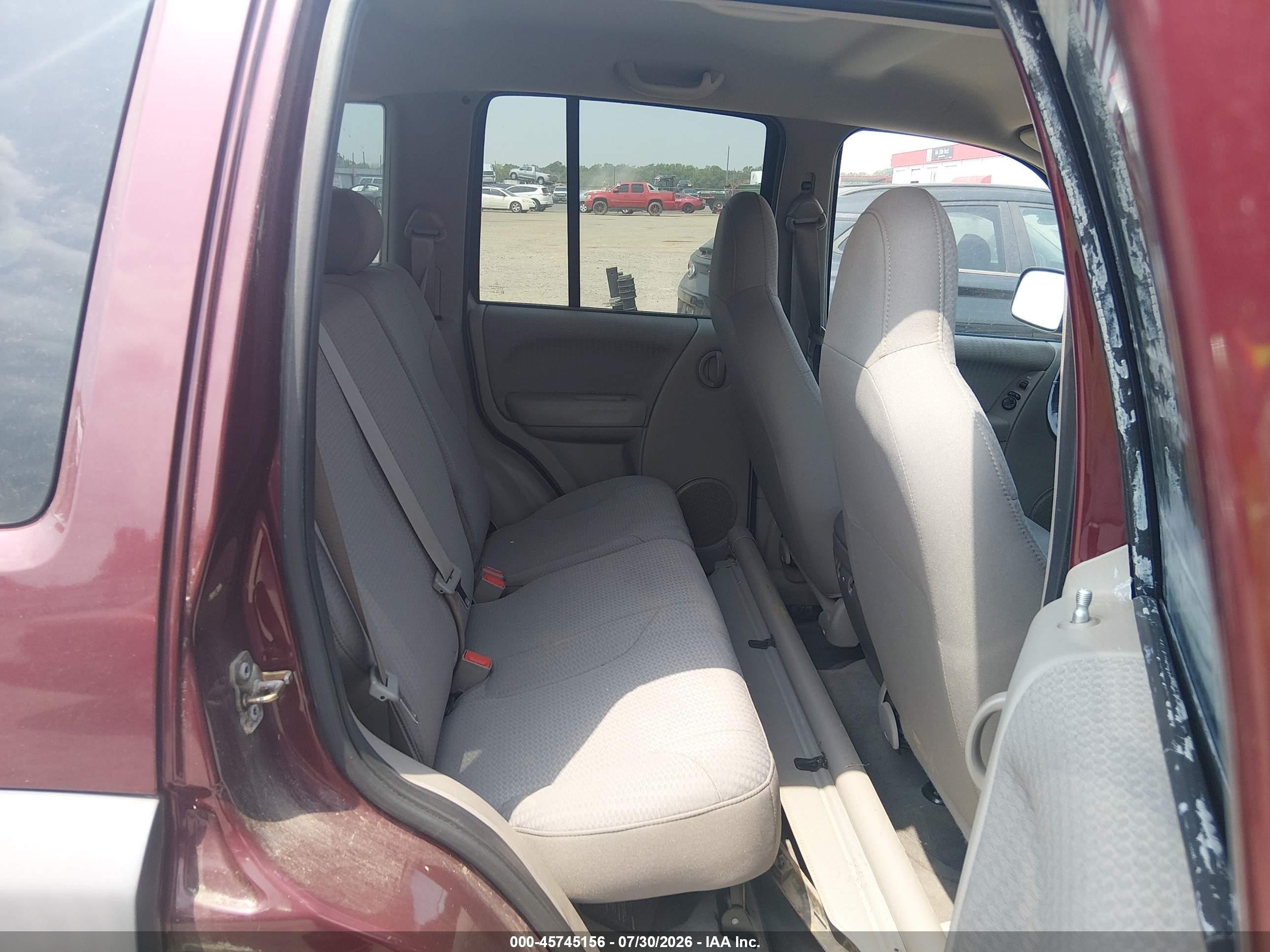 2002 Jeep Liberty Sport Maroon vin: 1J4GL48KX2W118747