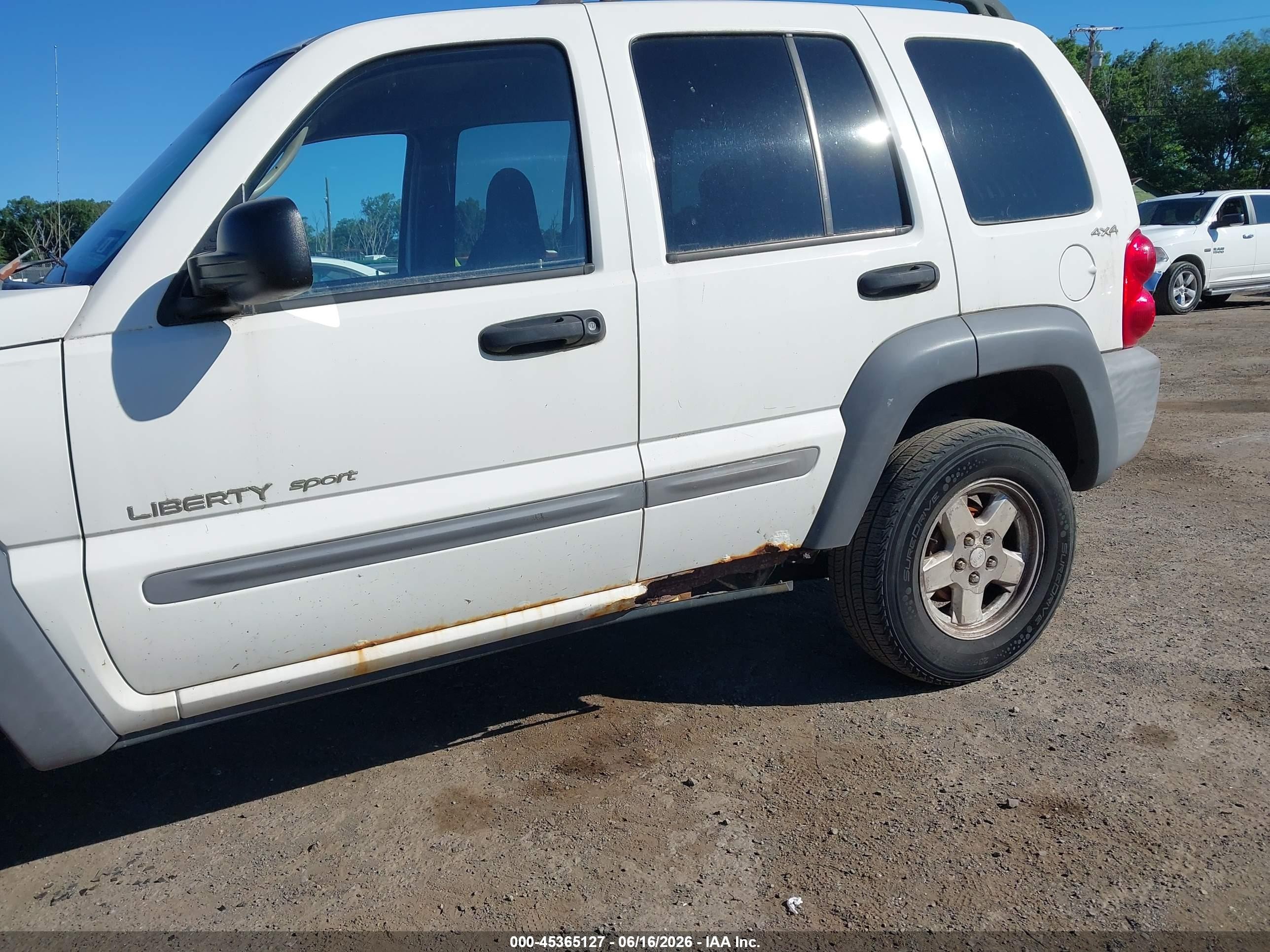 2002 Jeep Liberty Sport White vin: 1J4GL48KX2W183355