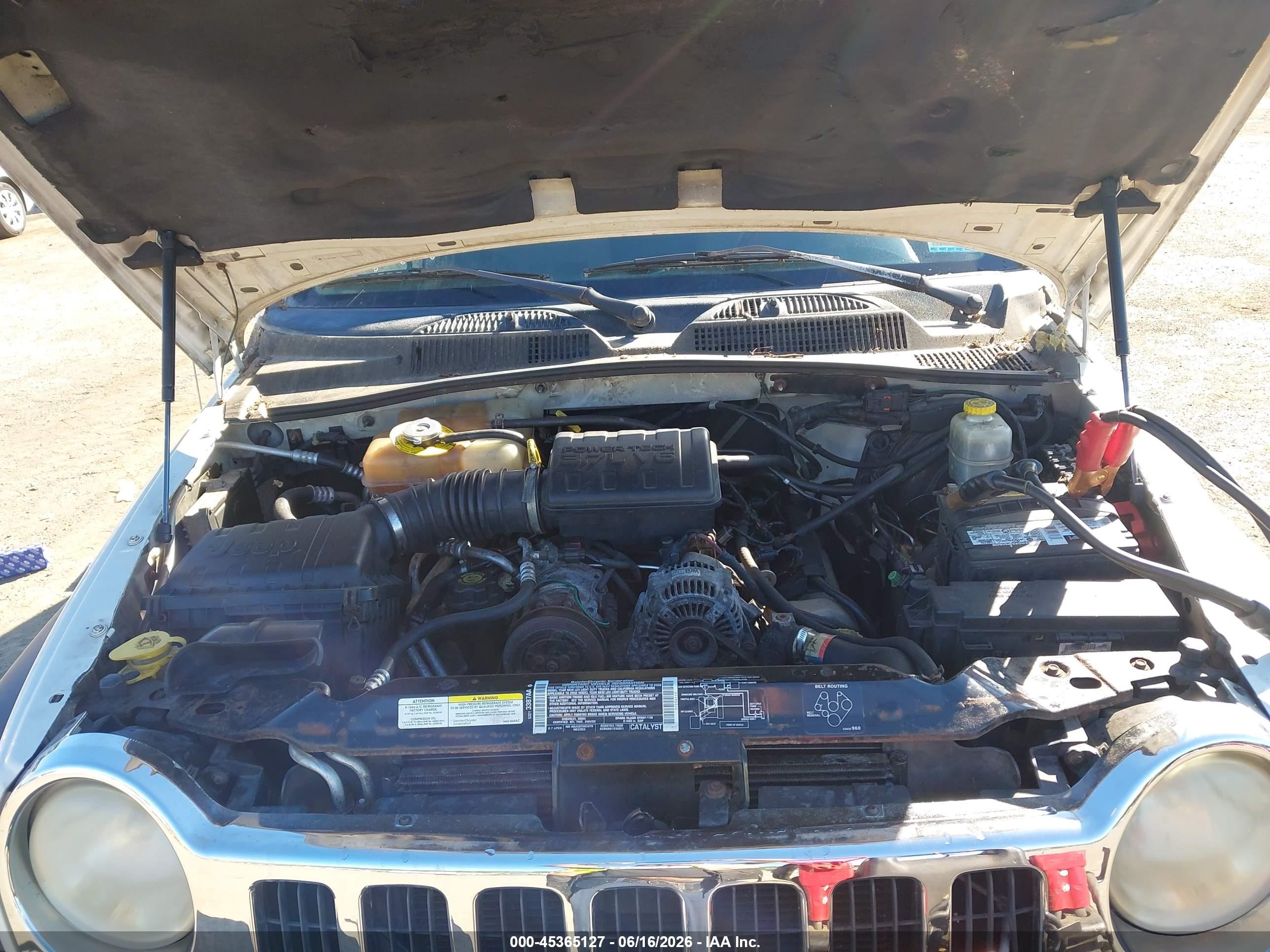 2002 Jeep Liberty Sport White vin: 1J4GL48KX2W183355