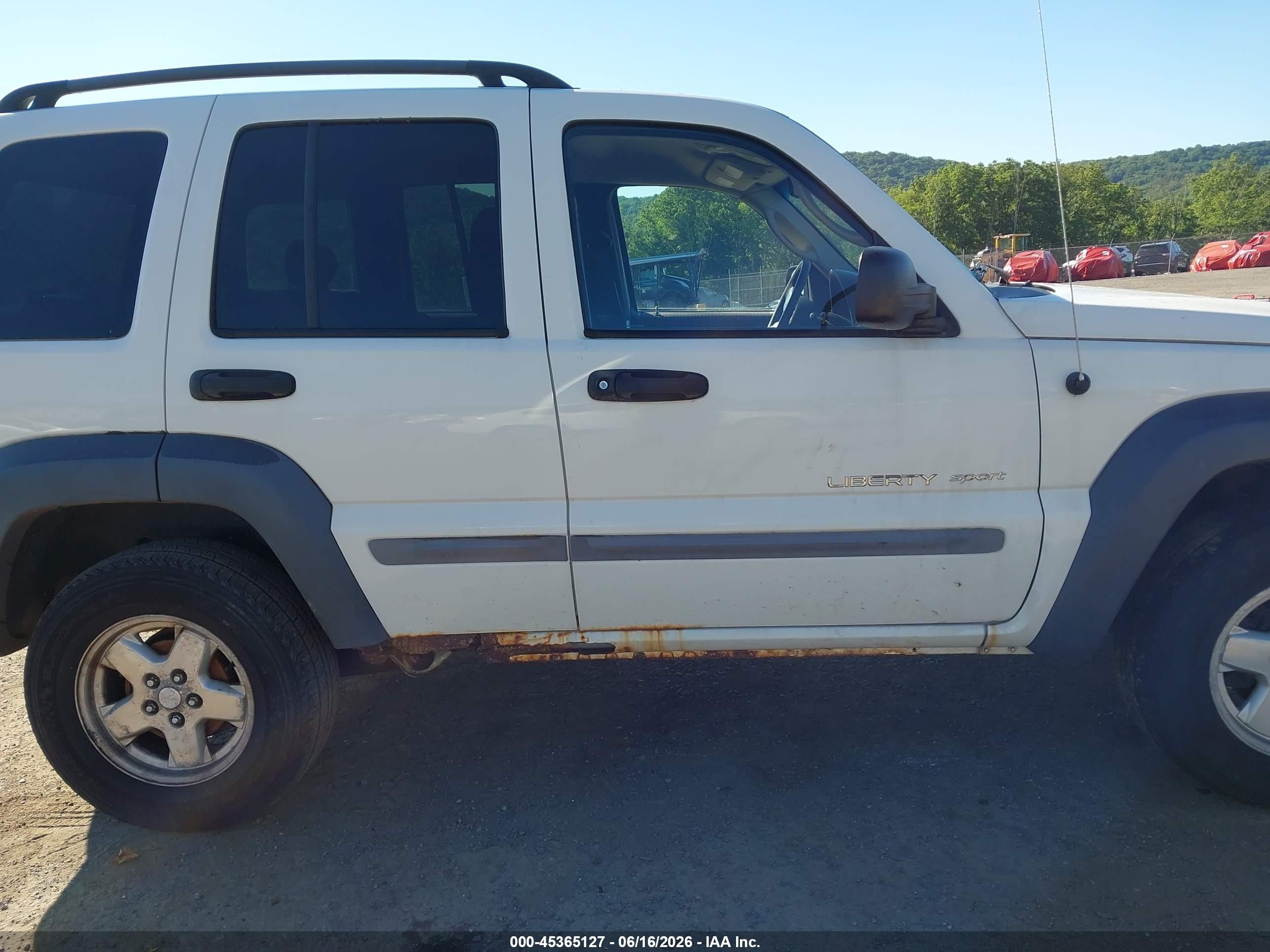 2002 Jeep Liberty Sport White vin: 1J4GL48KX2W183355