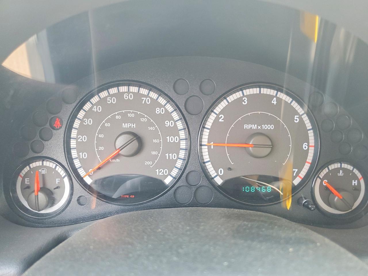 2005 Jeep Liberty Sport White vin: 1J4GL48KX5W690034