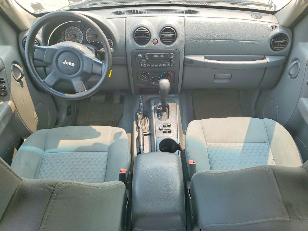 2005 Jeep Liberty Sport White vin: 1J4GL48KX5W690034