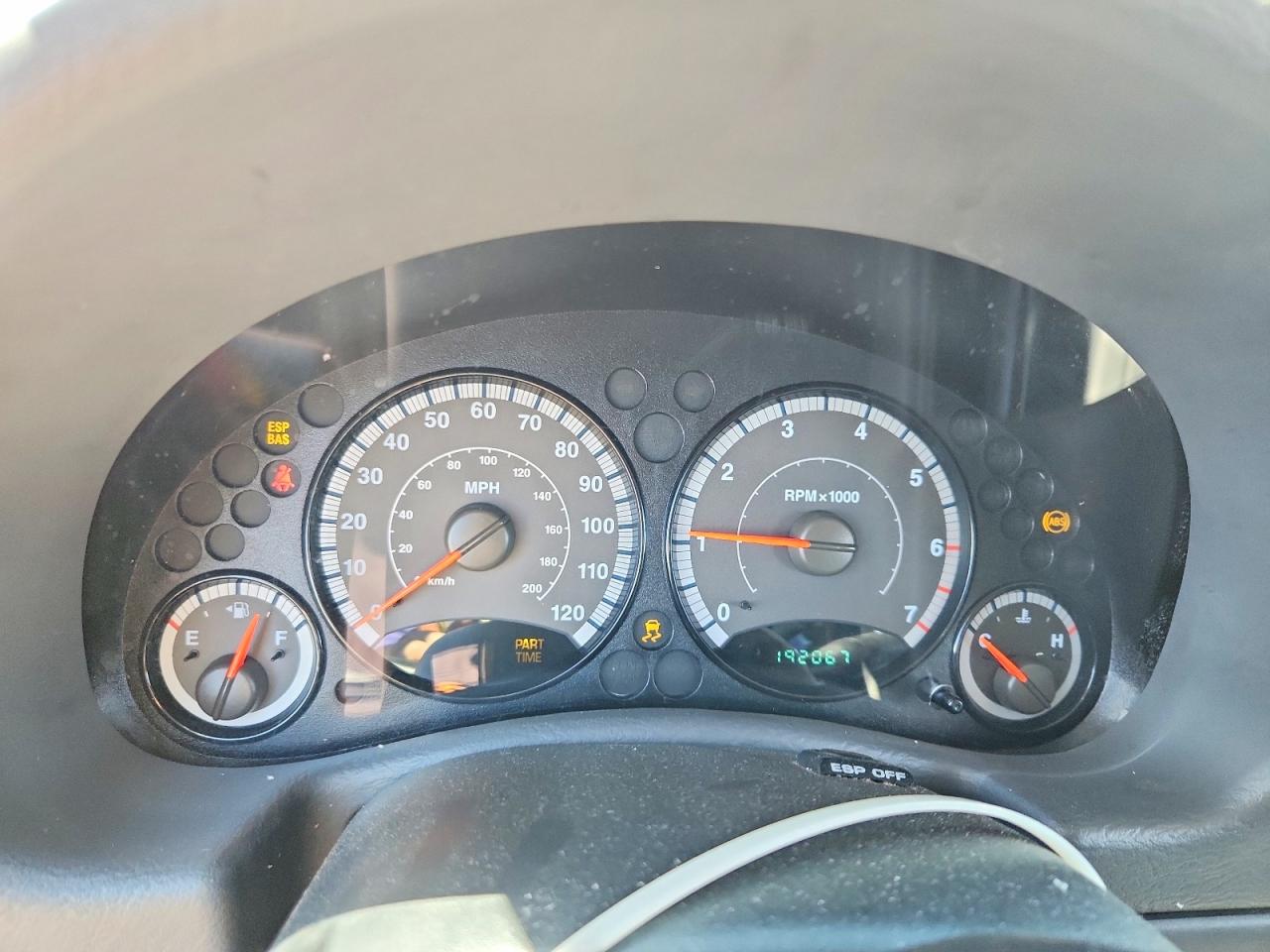 2006 Jeep Liberty Sport Серебряный vin: 1J4GL48KX6W126532