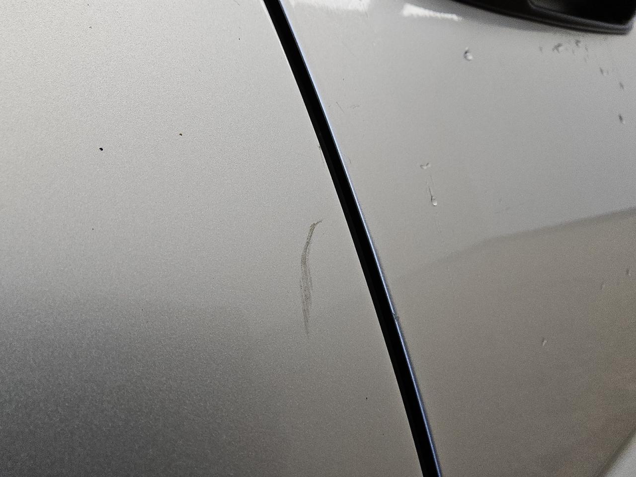 2007 Jeep Liberty Sport Серебряный vin: 1J4GL48KX7W543294 Damage: Right Rear Door, Light Scratch, 1 To 2 Inches