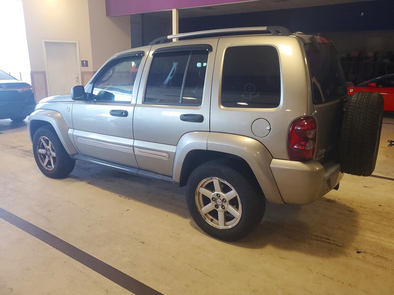 2005 Jeep Liberty Limited Gold vin: 1J4GL58K25W703476