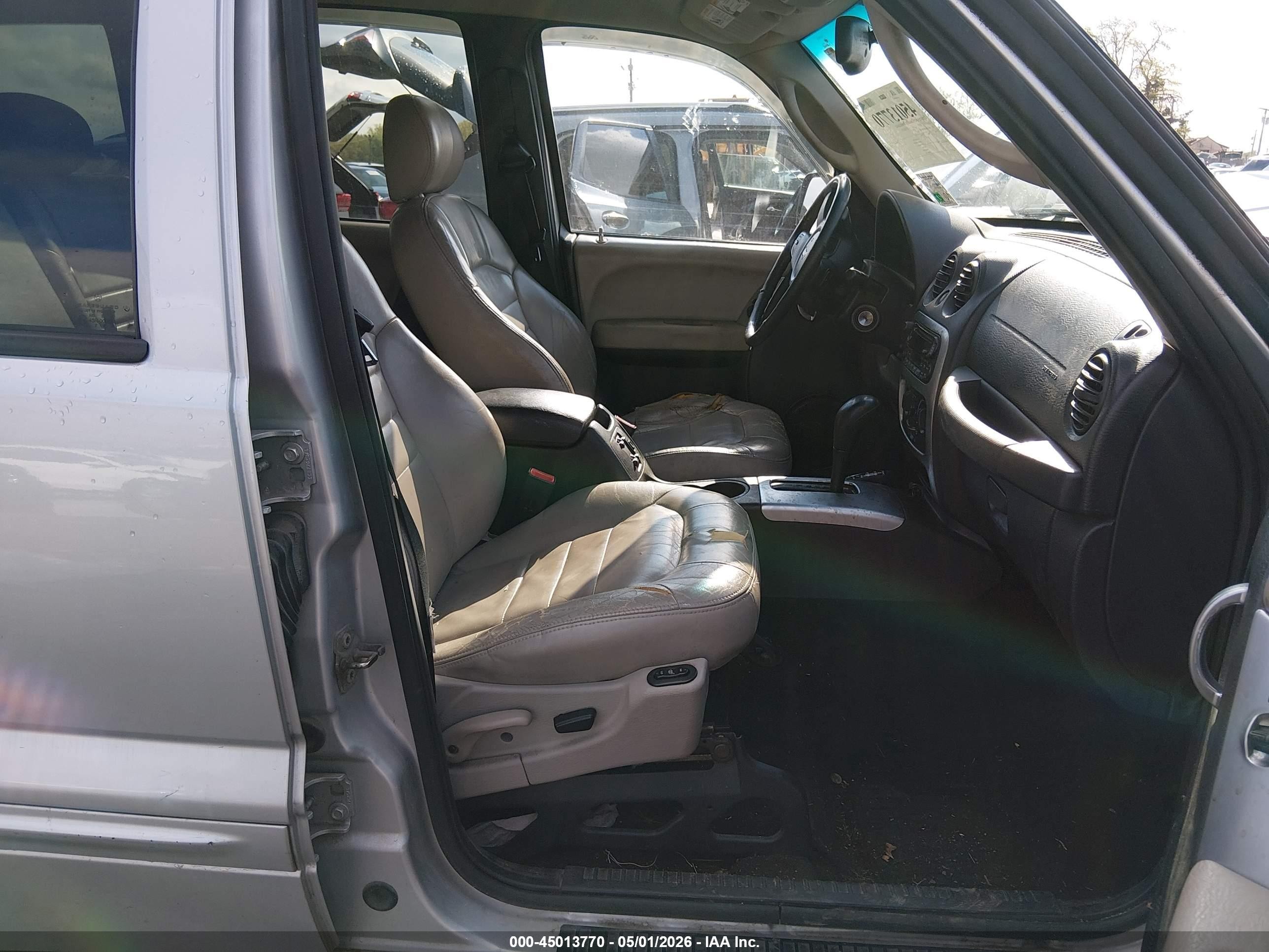2004 Jeep Liberty Limited Edition Silver vin: 1J4GL58K44W189533