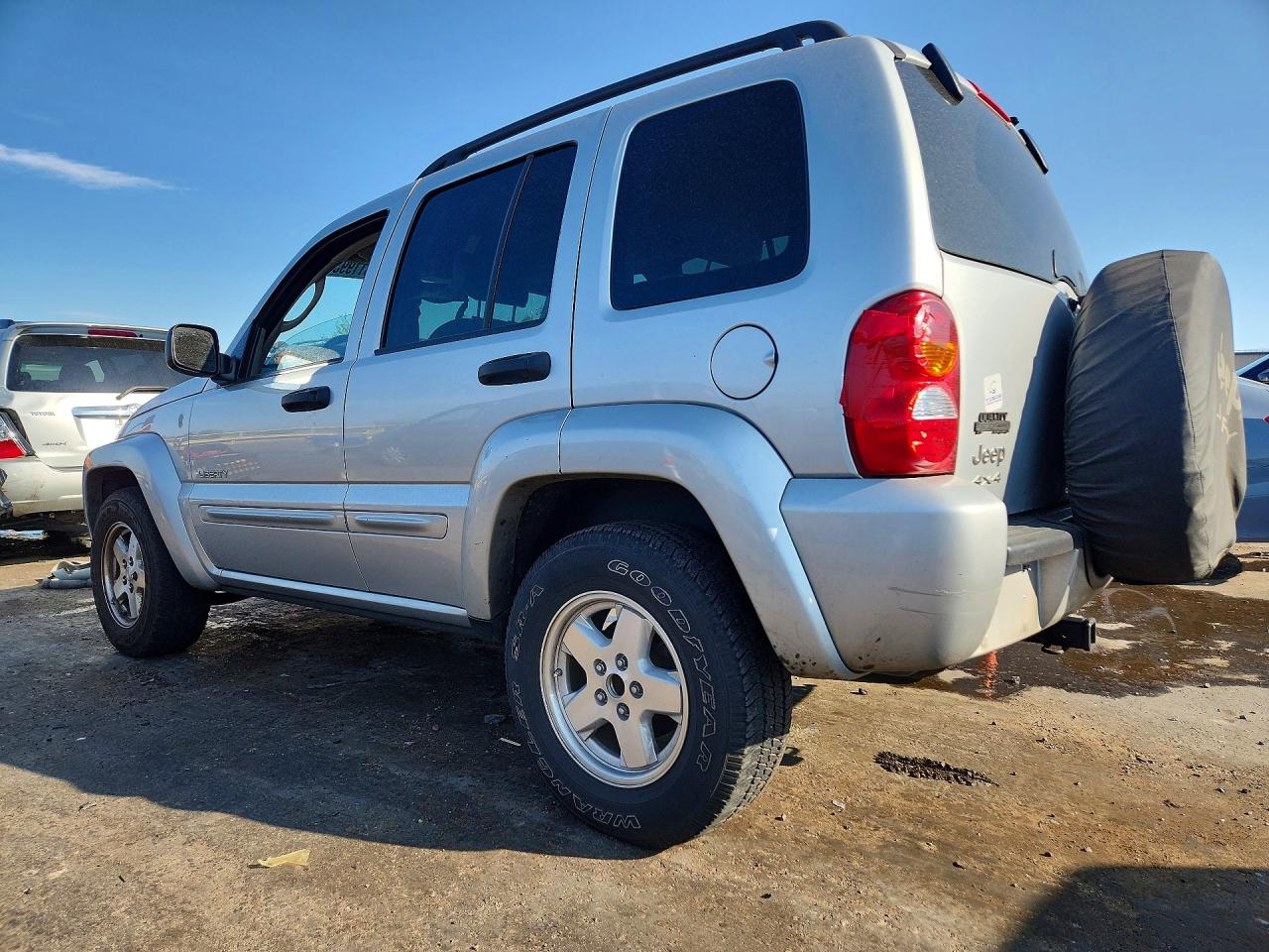 2004 Jeep Liberty Limited Silver vin: 1J4GL58K64W158168