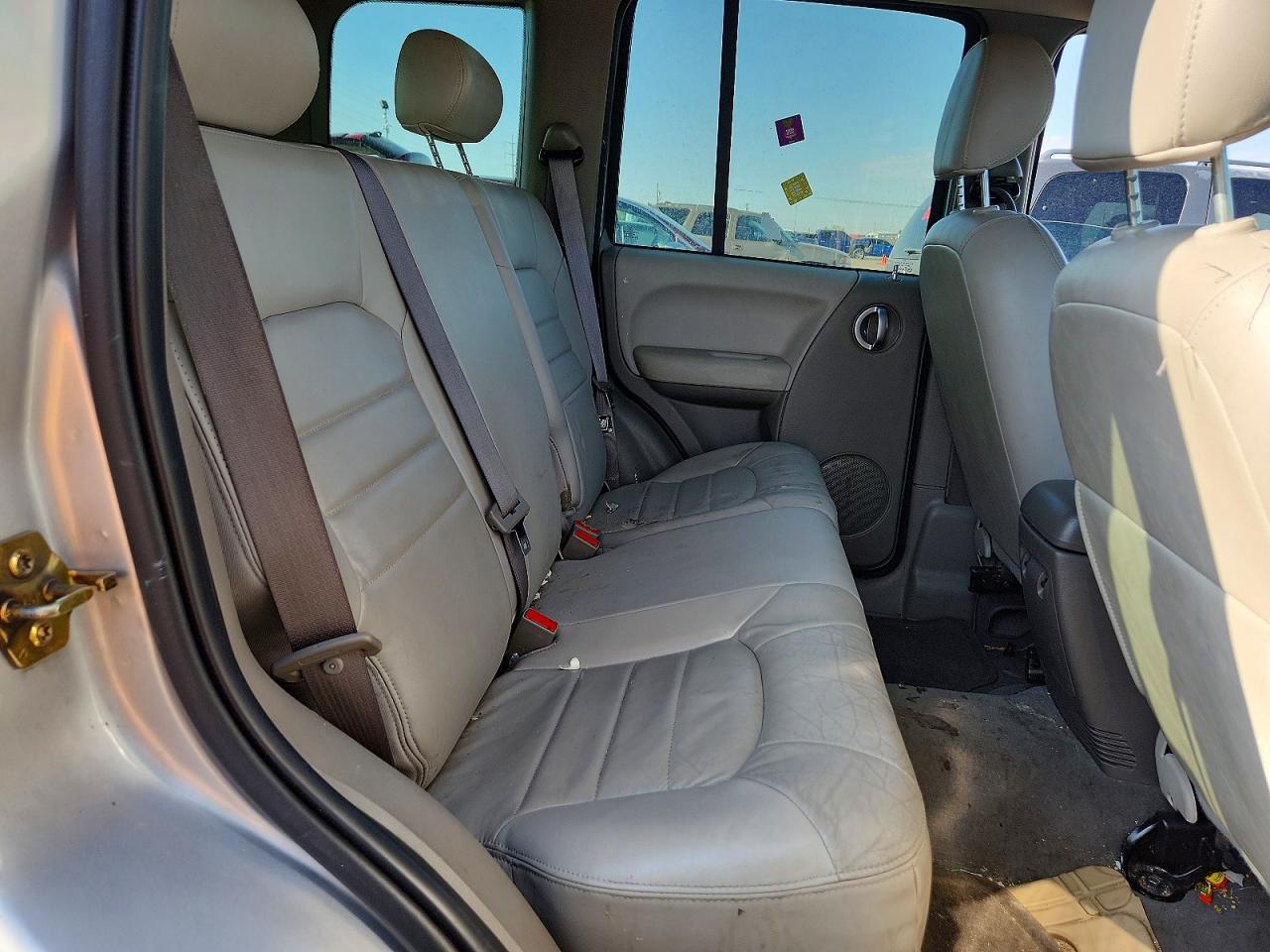 2004 Jeep Liberty Limited Silver vin: 1J4GL58K64W158168