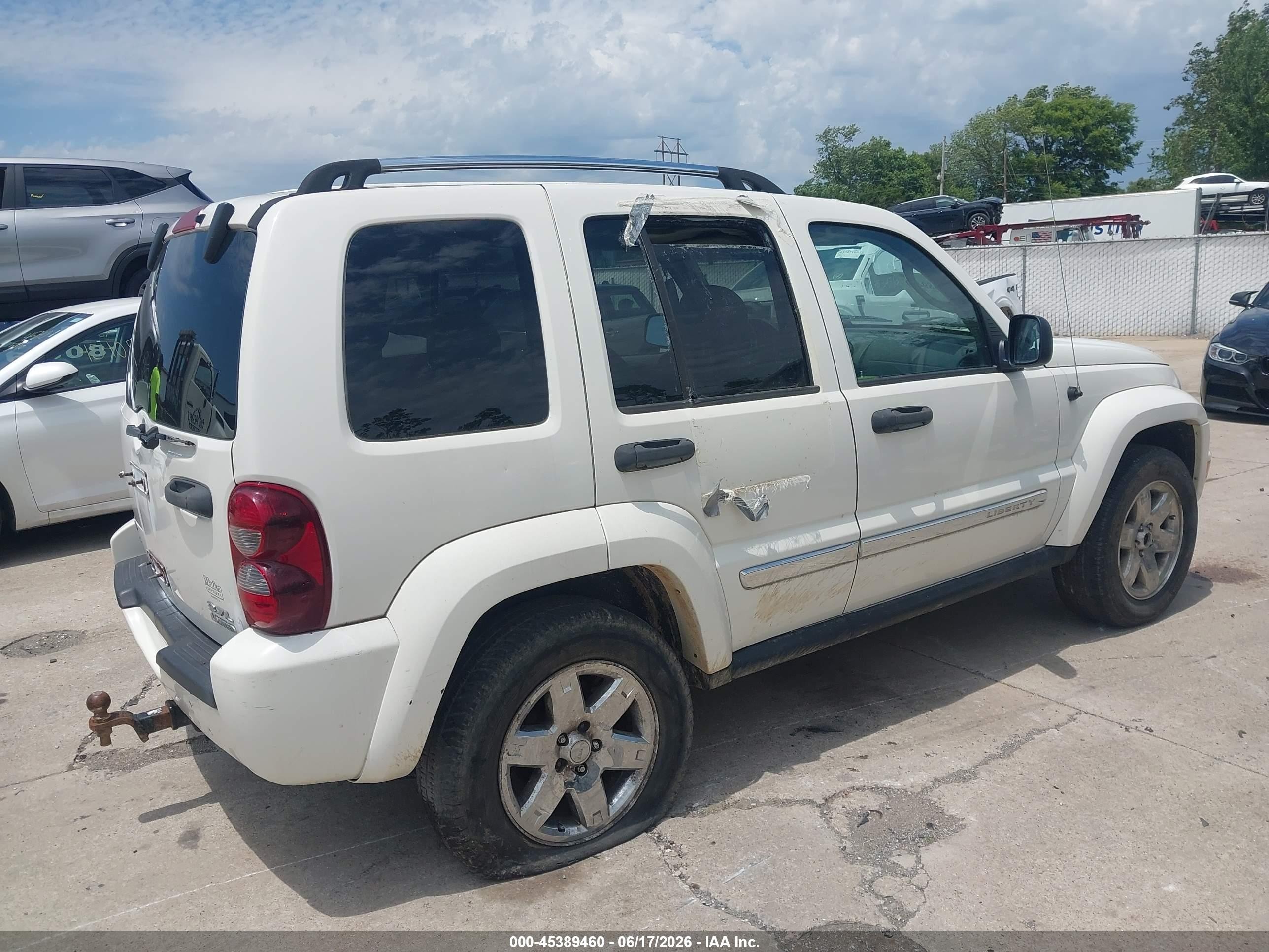 2005 Jeep Liberty Limited Edition Белый vin: 1J4GL58K65W566445