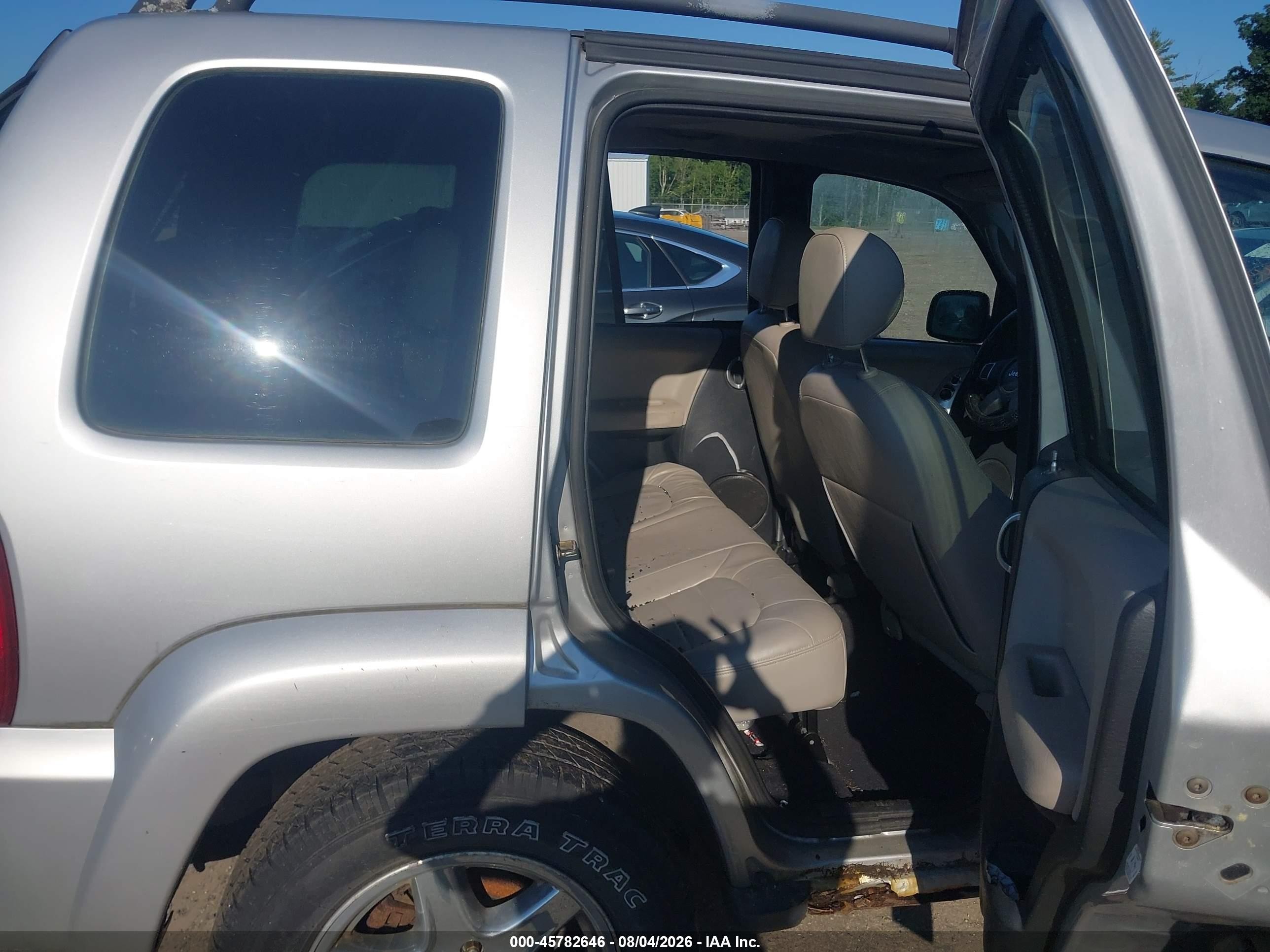 2003 Jeep Liberty Limited Edition Silver vin: 1J4GL58KX3W665833