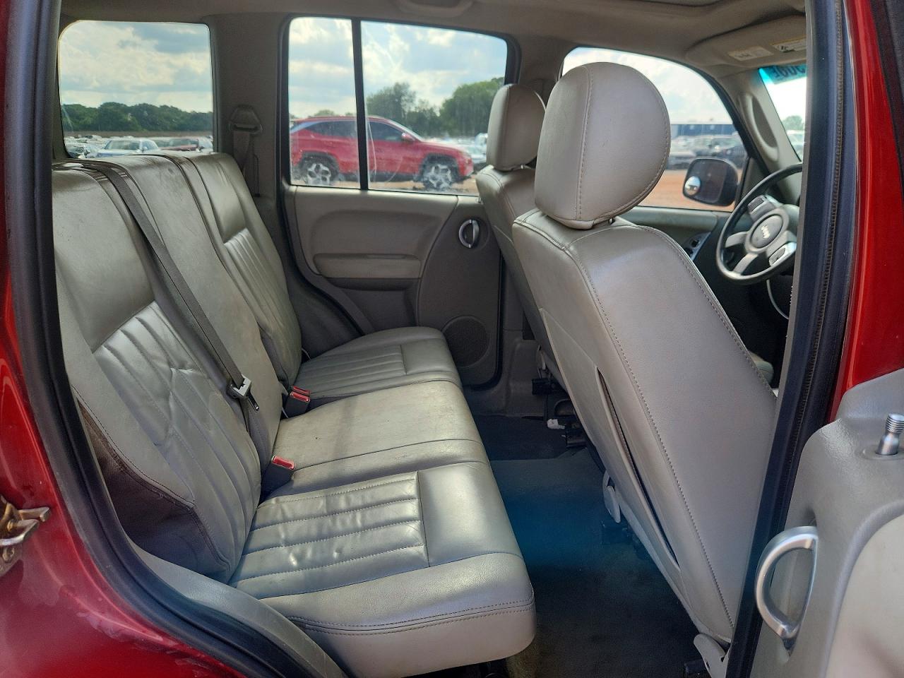 2005 Jeep Liberty Limited Red vin: 1J4GL58KX5W658917