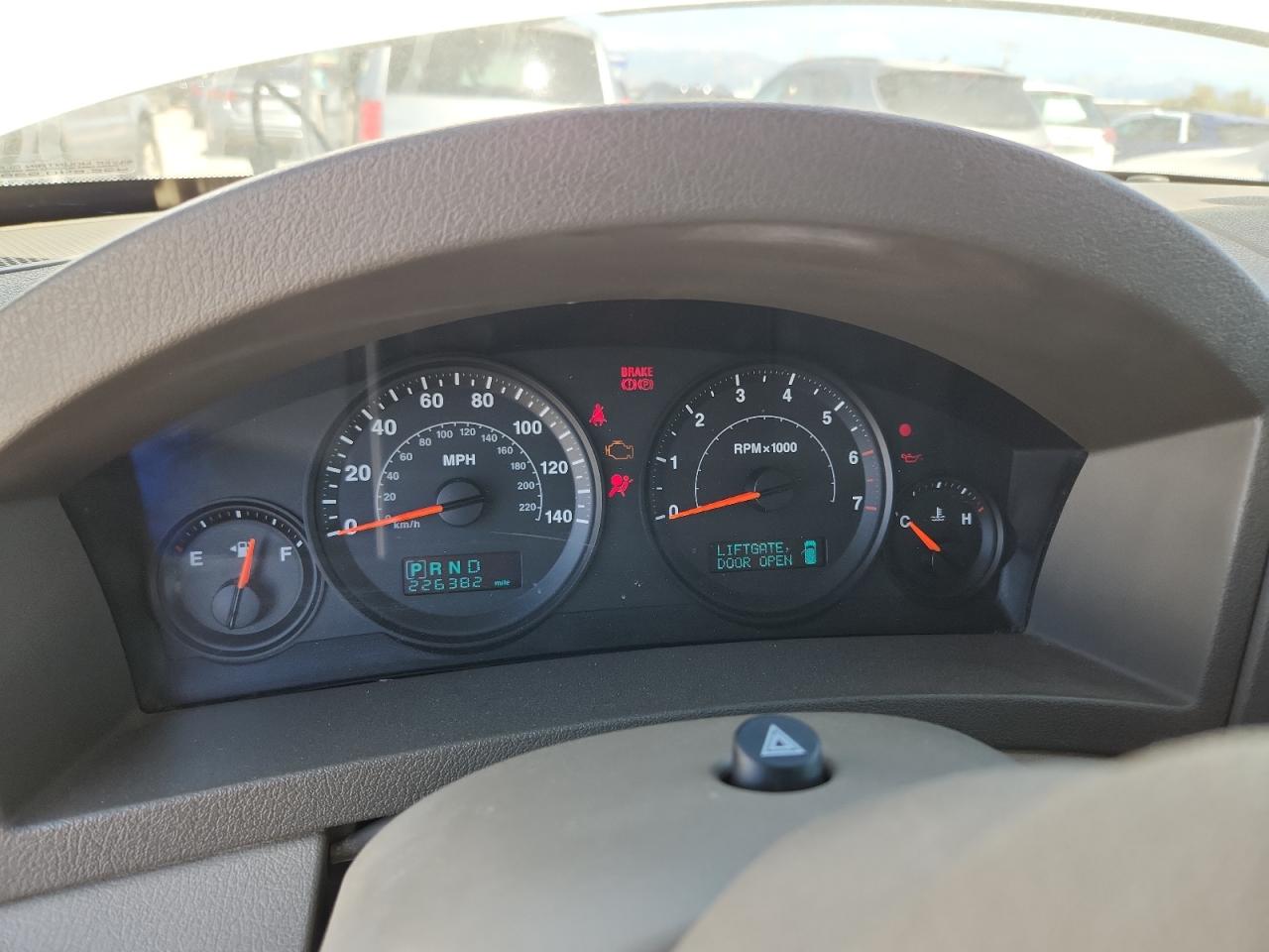 2005 Jeep Grand Cherokee Laredo White vin: 1J4GR48K05C581016