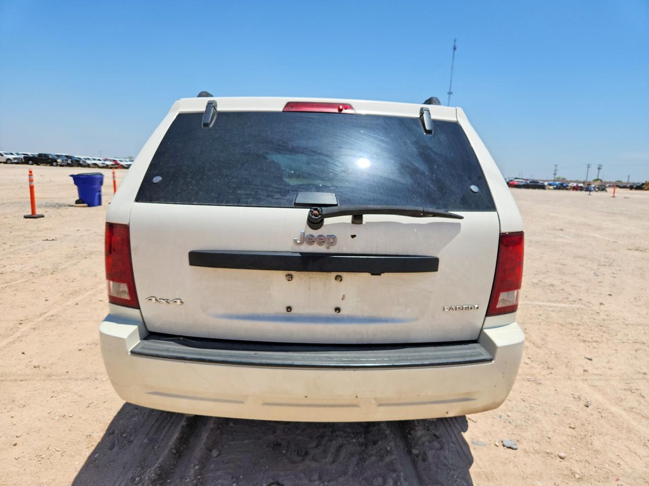 2005 Jeep Grand Cherokee Laredo Белый vin: 1J4GR48K05C708833