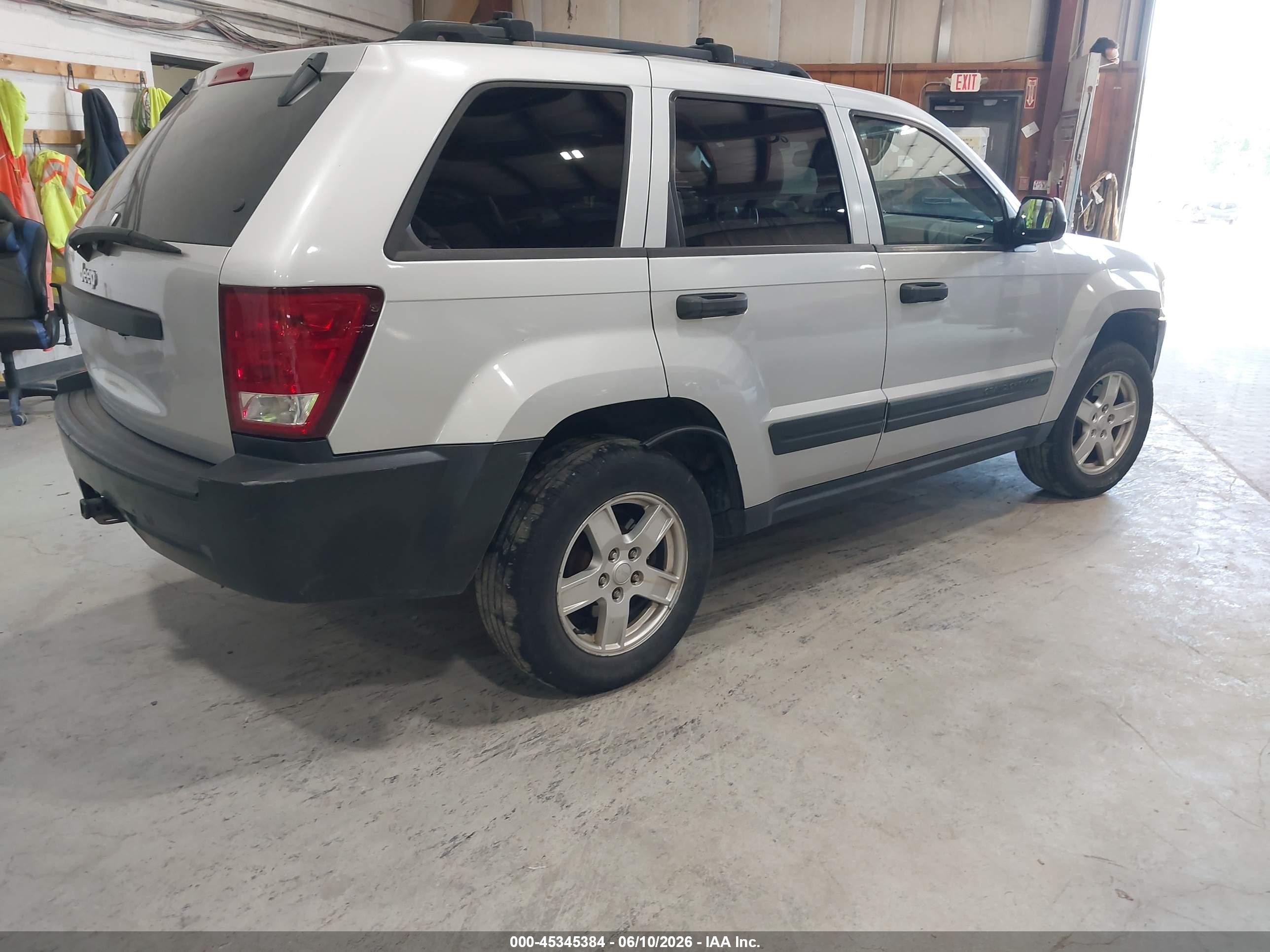 2005 Jeep Grand Cherokee Laredo/columbia/freedom Серый vin: 1J4GR48K15C627680