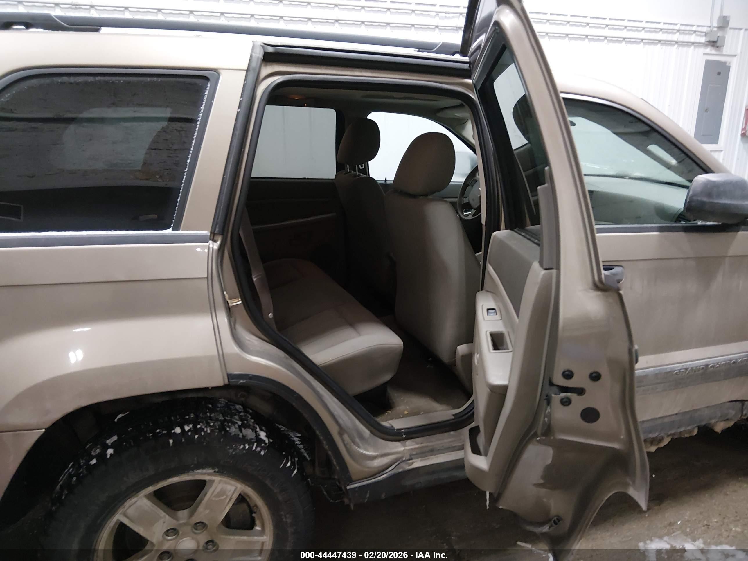 2005 Jeep Grand Cherokee Laredo Tan vin: 1J4GR48K15C707299