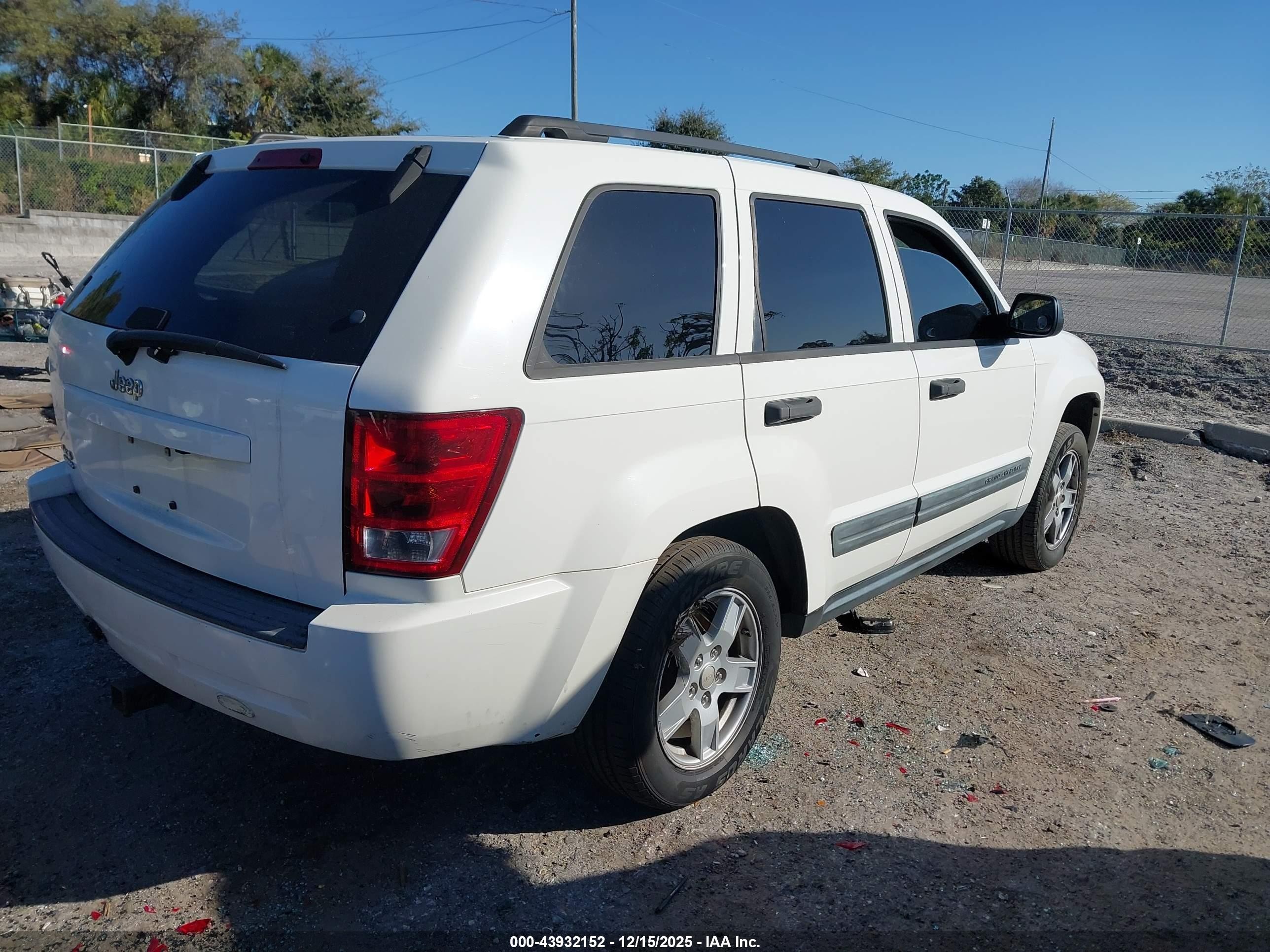 2006 Jeep Grand Cherokee Laredo White vin: 1J4GR48K16C353561
