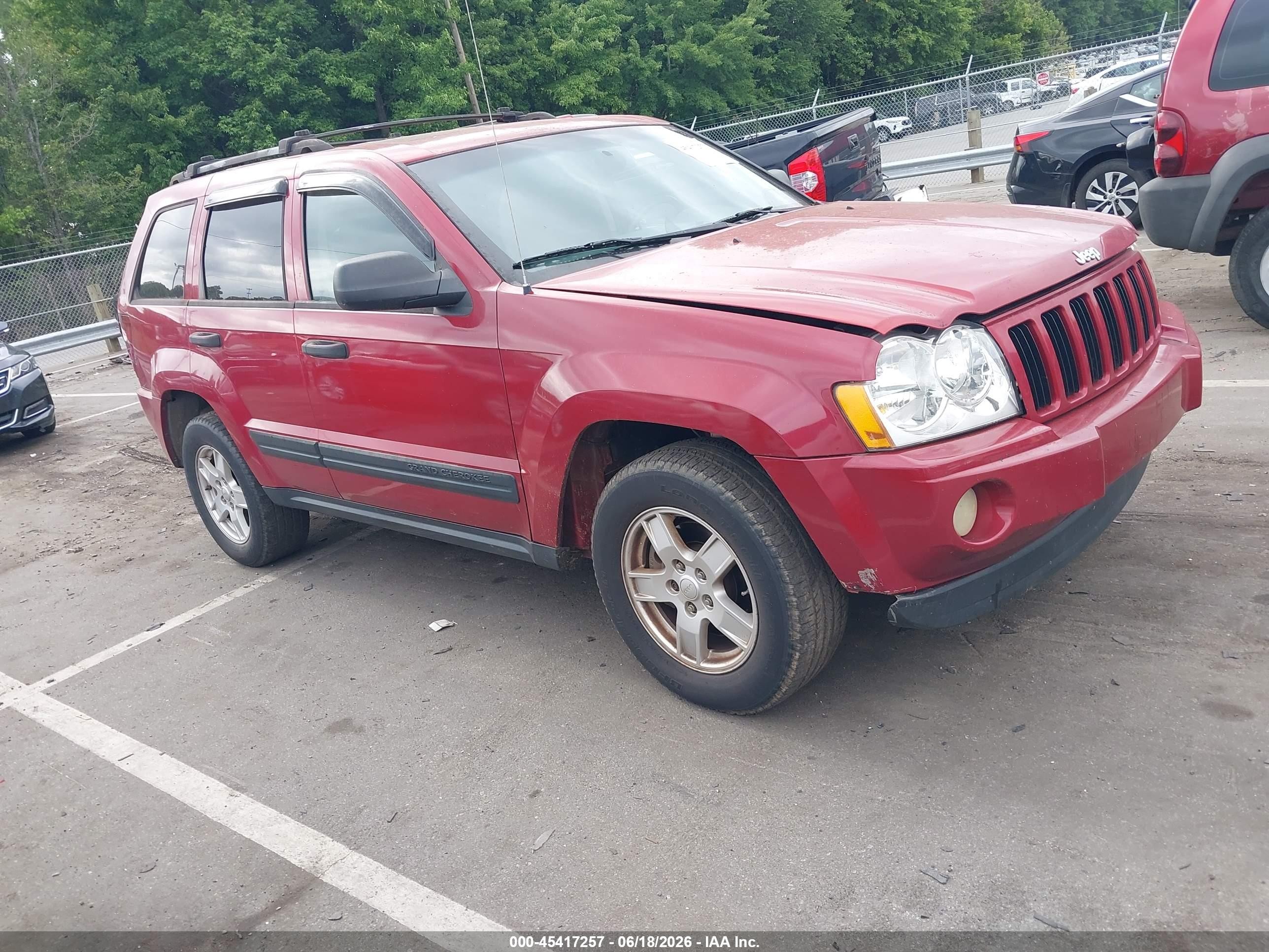 2005 Jeep Grand Cherokee Laredo Red vin: 1J4GR48K25C513347