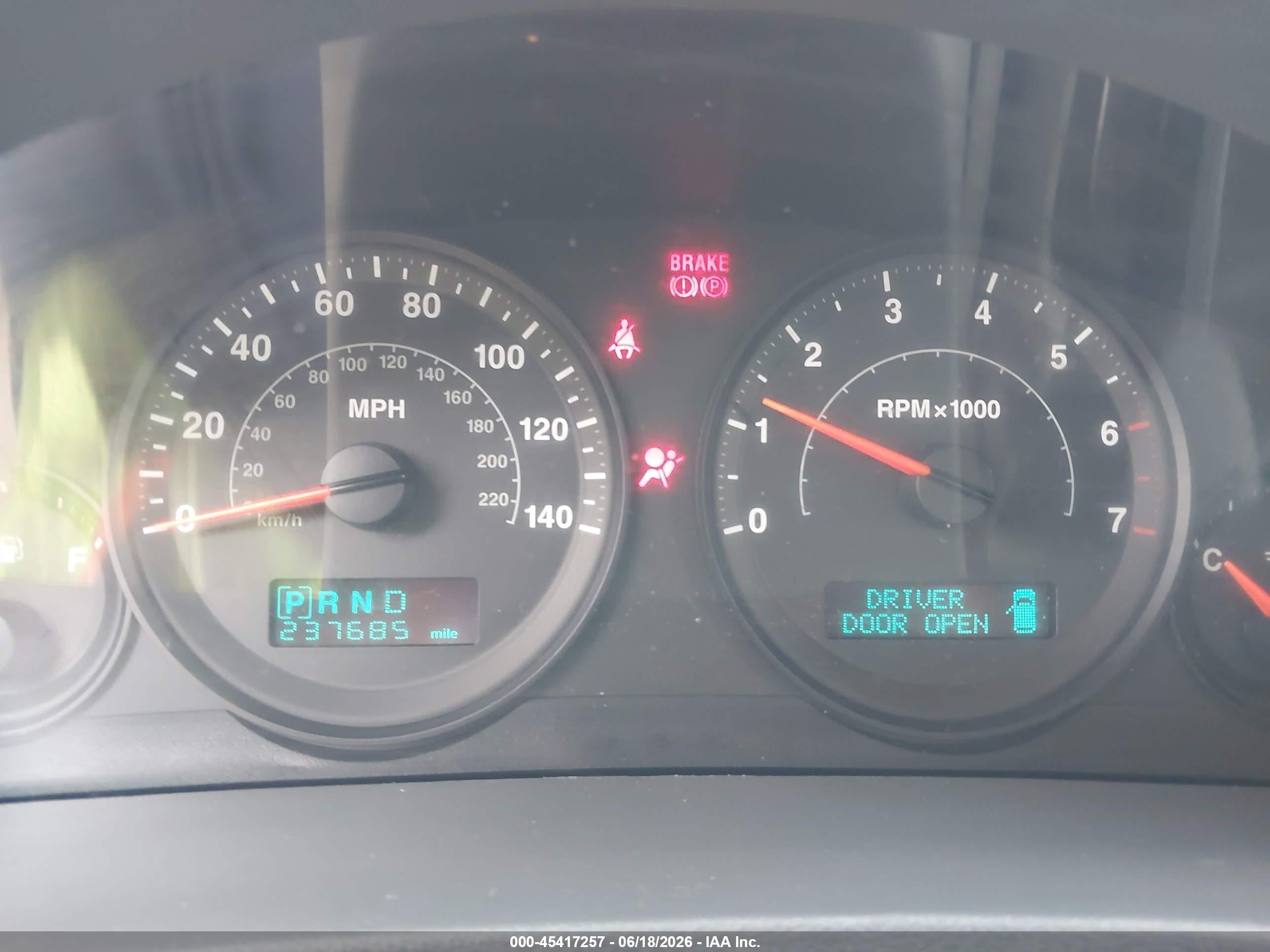 2005 Jeep Grand Cherokee Laredo Red vin: 1J4GR48K25C513347