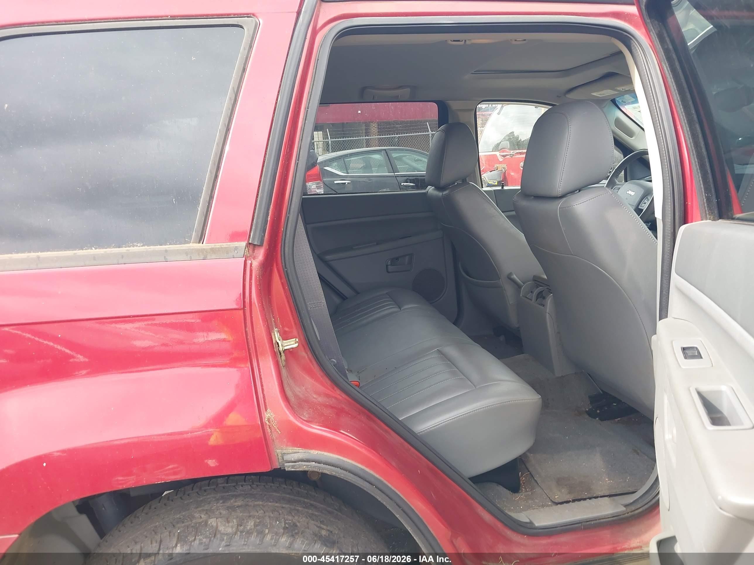 2005 Jeep Grand Cherokee Laredo Red vin: 1J4GR48K25C513347