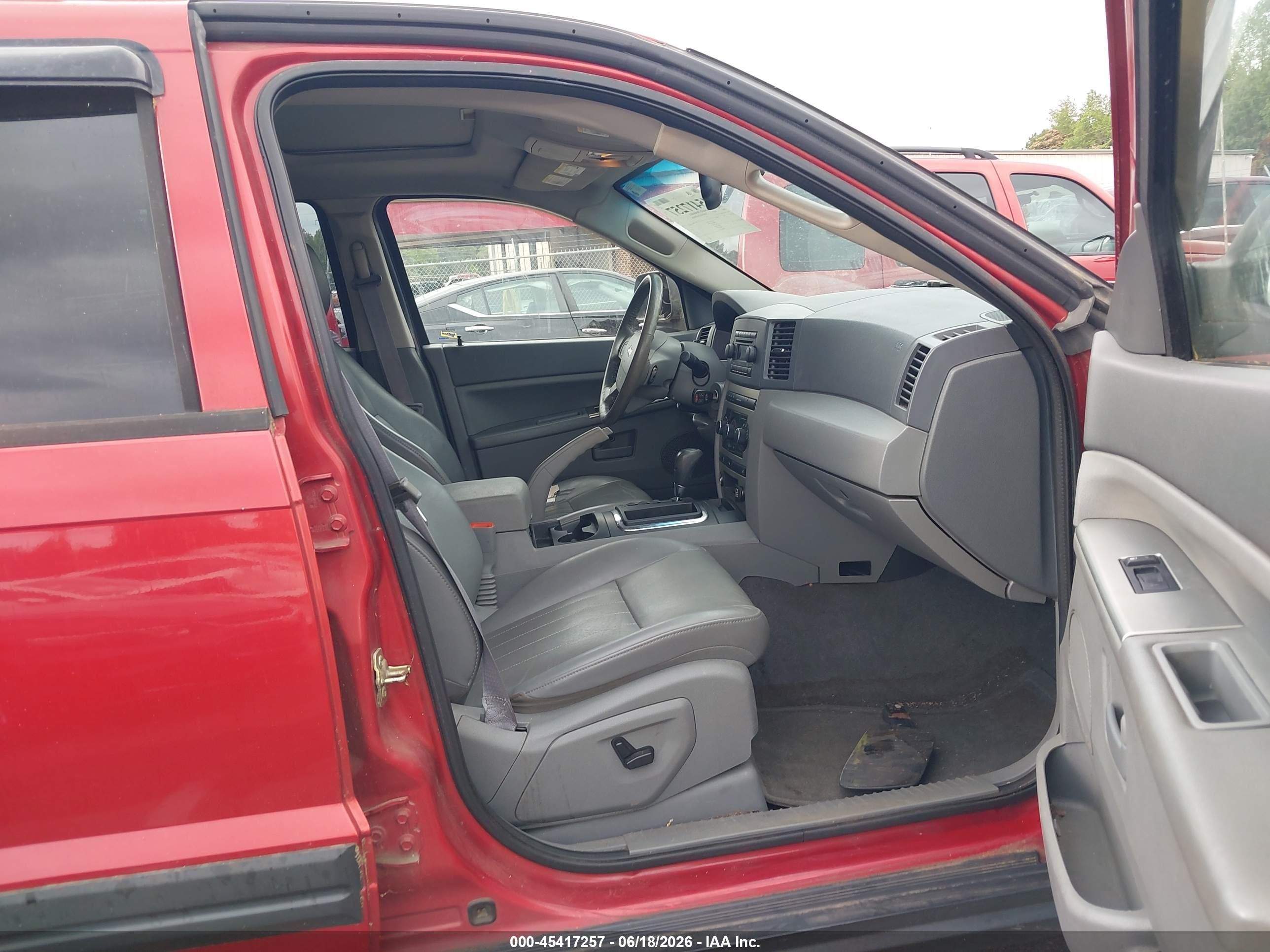 2005 Jeep Grand Cherokee Laredo Red vin: 1J4GR48K25C513347