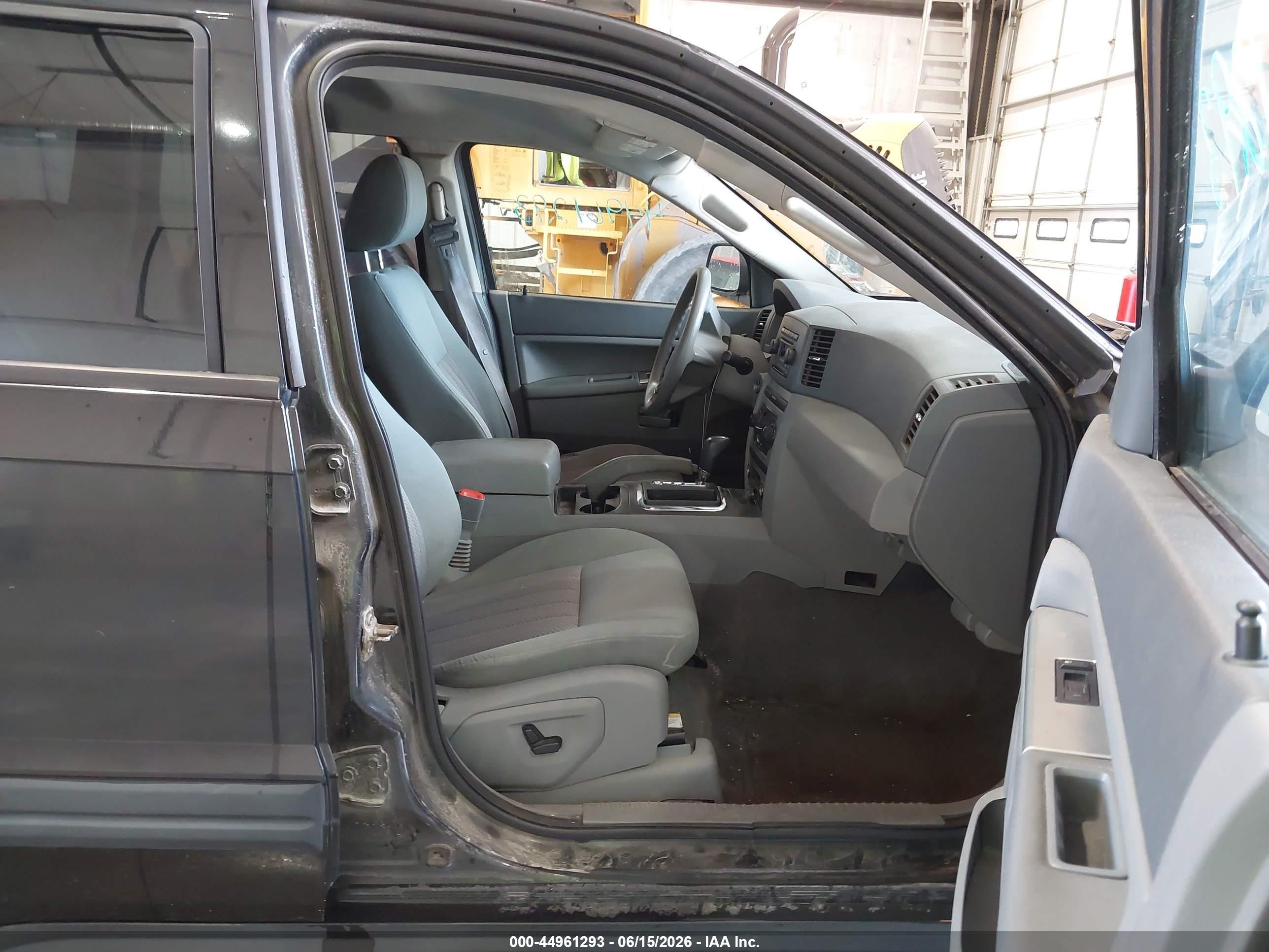 2005 Jeep Grand Cherokee Laredo Black vin: 1J4GR48K25C515499