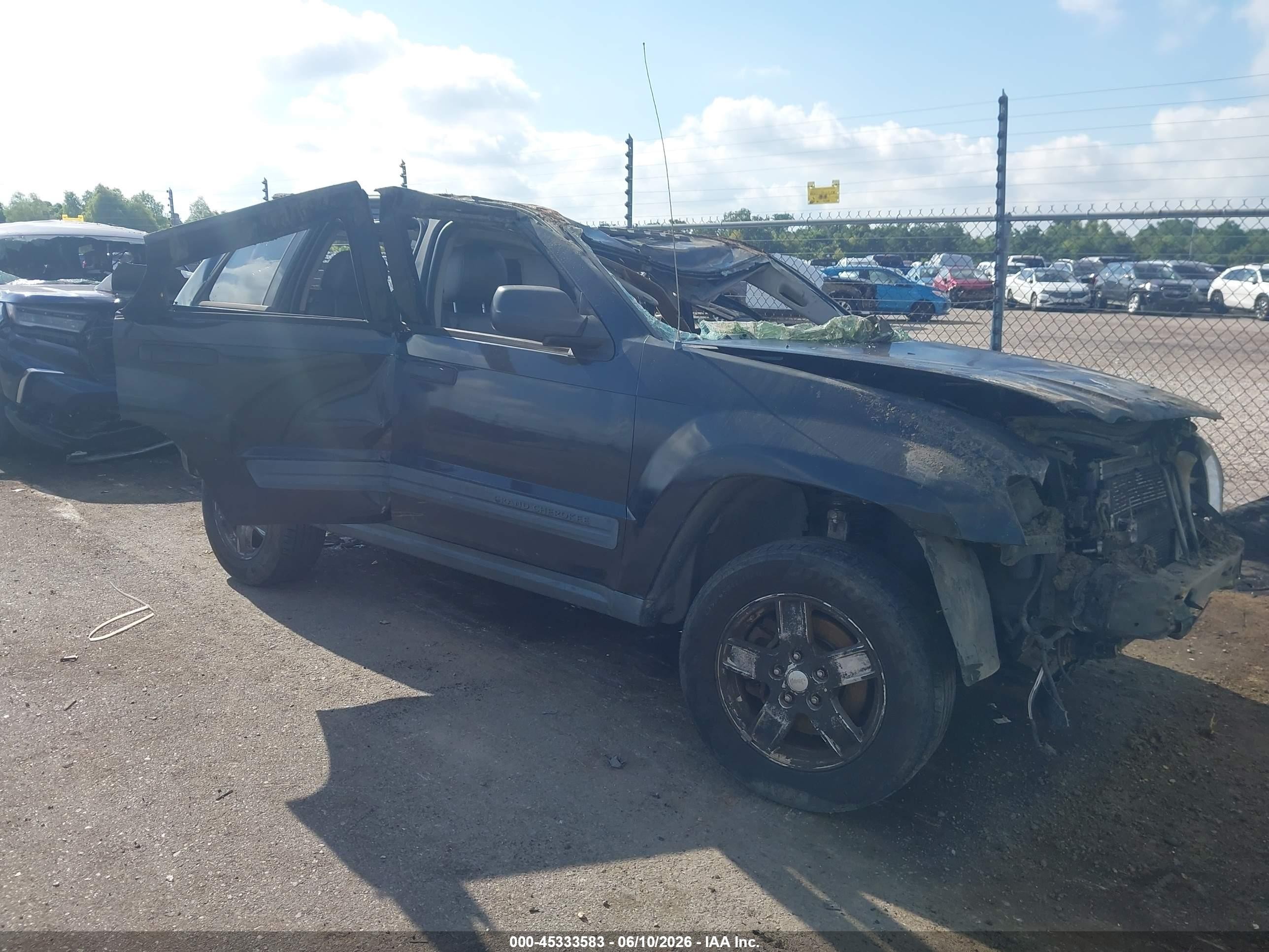 2005 Jeep Grand Cherokee Laredo Black vin: 1J4GR48K25C555937