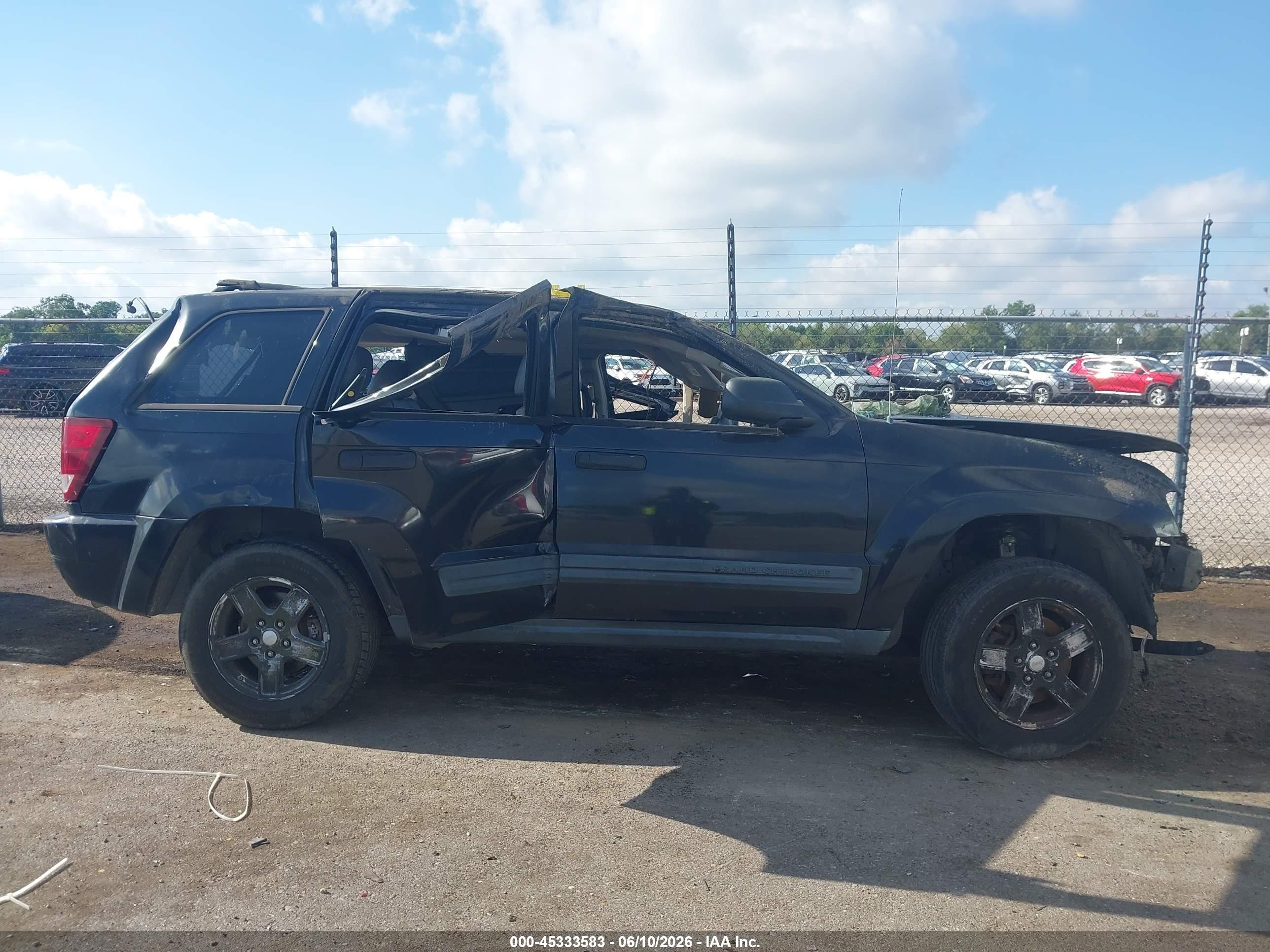 2005 Jeep Grand Cherokee Laredo Black vin: 1J4GR48K25C555937