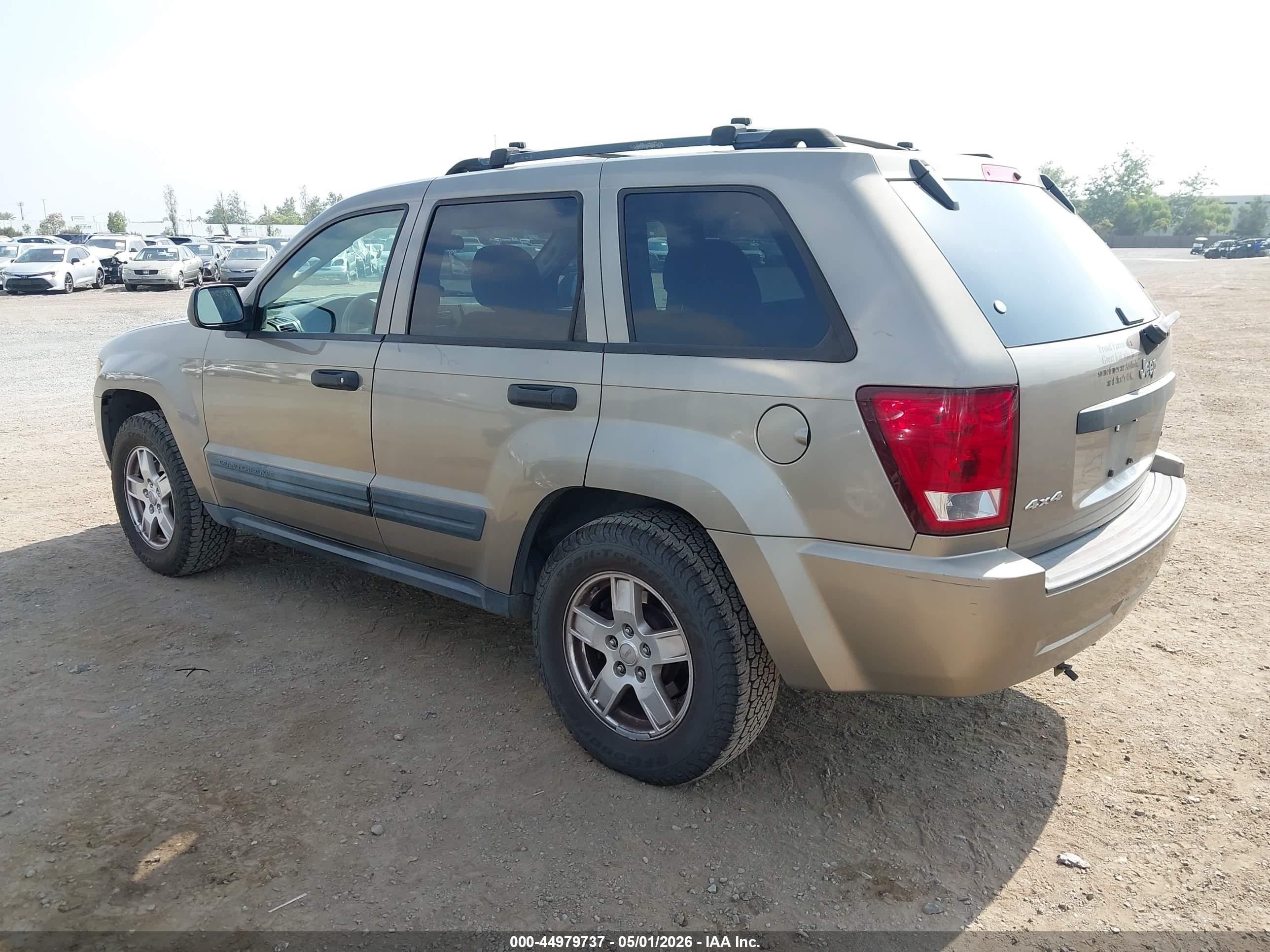 2005 Jeep Grand Cherokee Laredo Champagne vin: 1J4GR48K25C725830