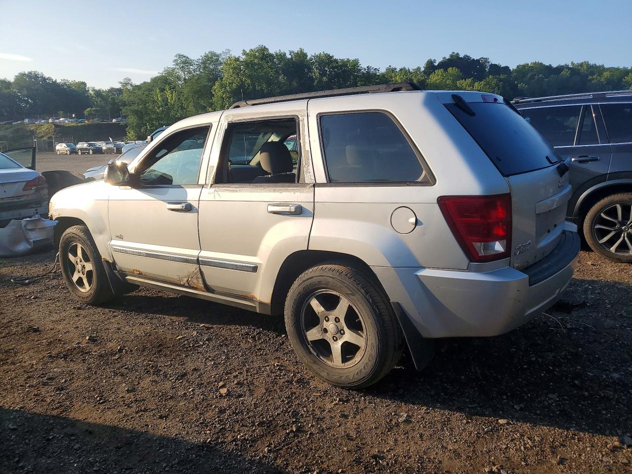 2006 Jeep Grand Cherokee Laredo Silver vin: 1J4GR48K26C280975