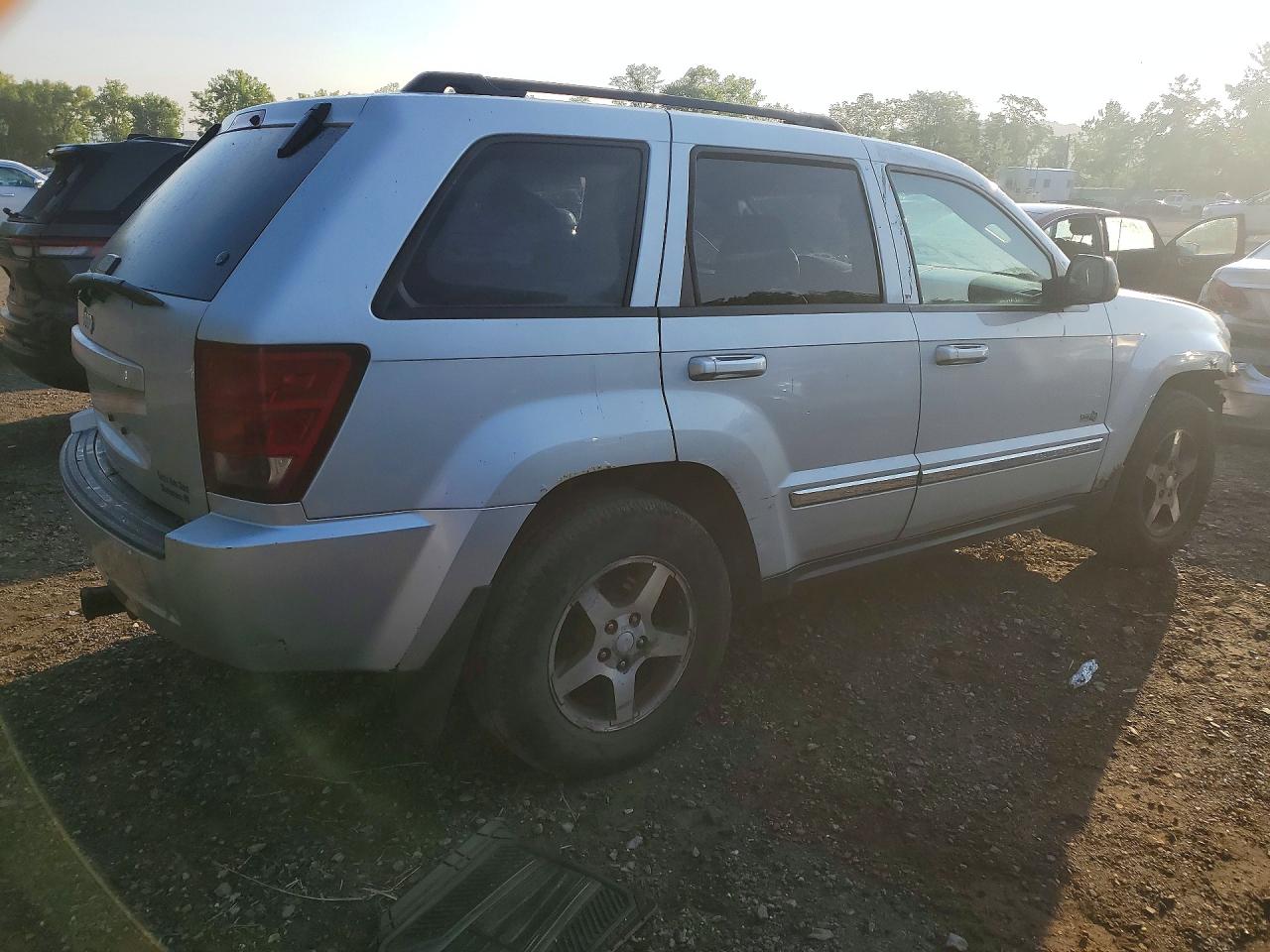 2006 Jeep Grand Cherokee Laredo Silver vin: 1J4GR48K26C280975