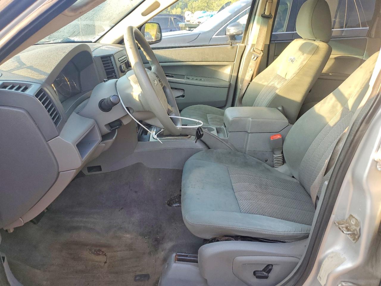 2006 Jeep Grand Cherokee Laredo Silver vin: 1J4GR48K26C280975