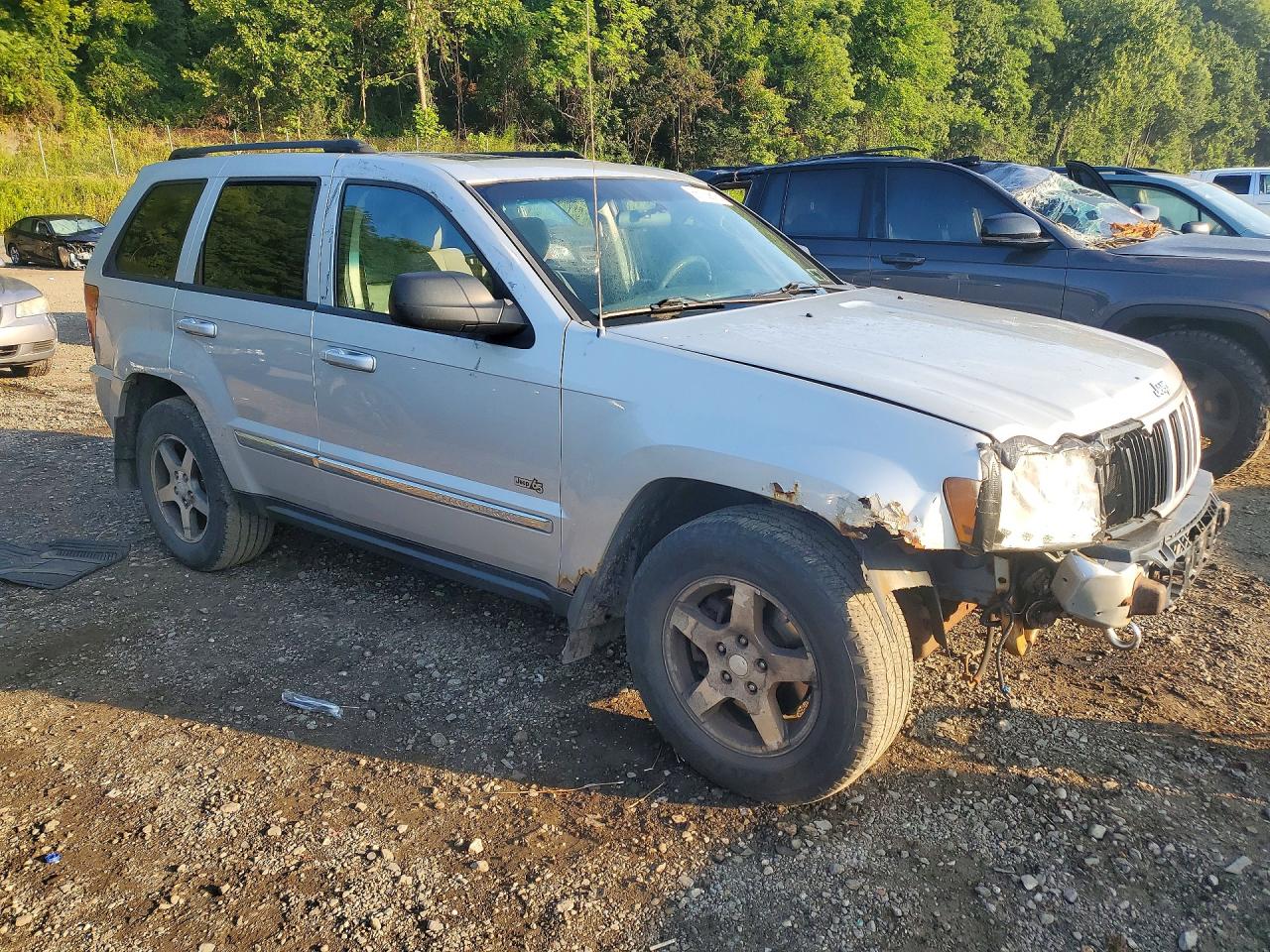 2006 Jeep Grand Cherokee Laredo Silver vin: 1J4GR48K26C280975