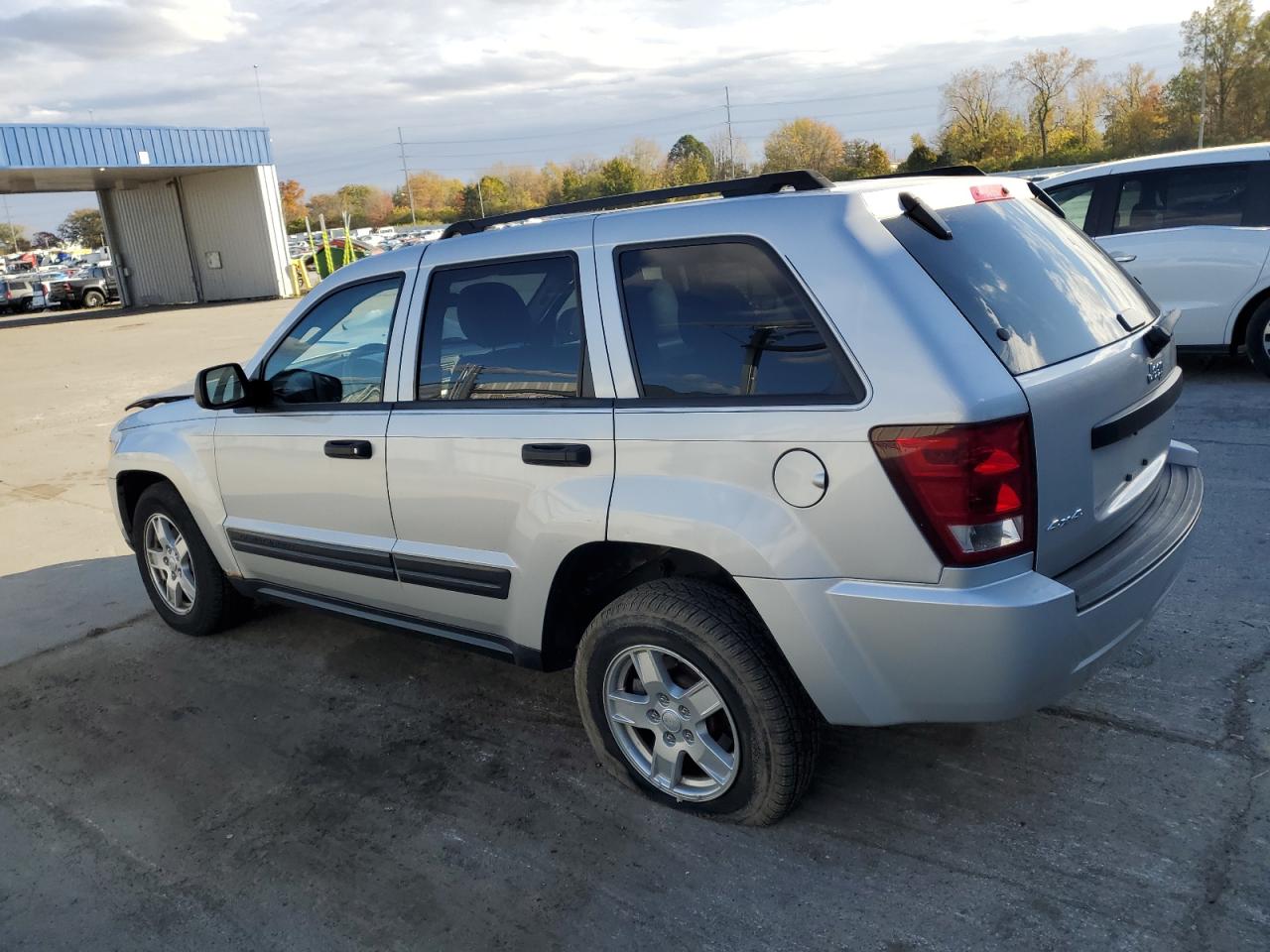 2005 Jeep Grand Cherokee Laredo Silver vin: 1J4GR48K35C634856