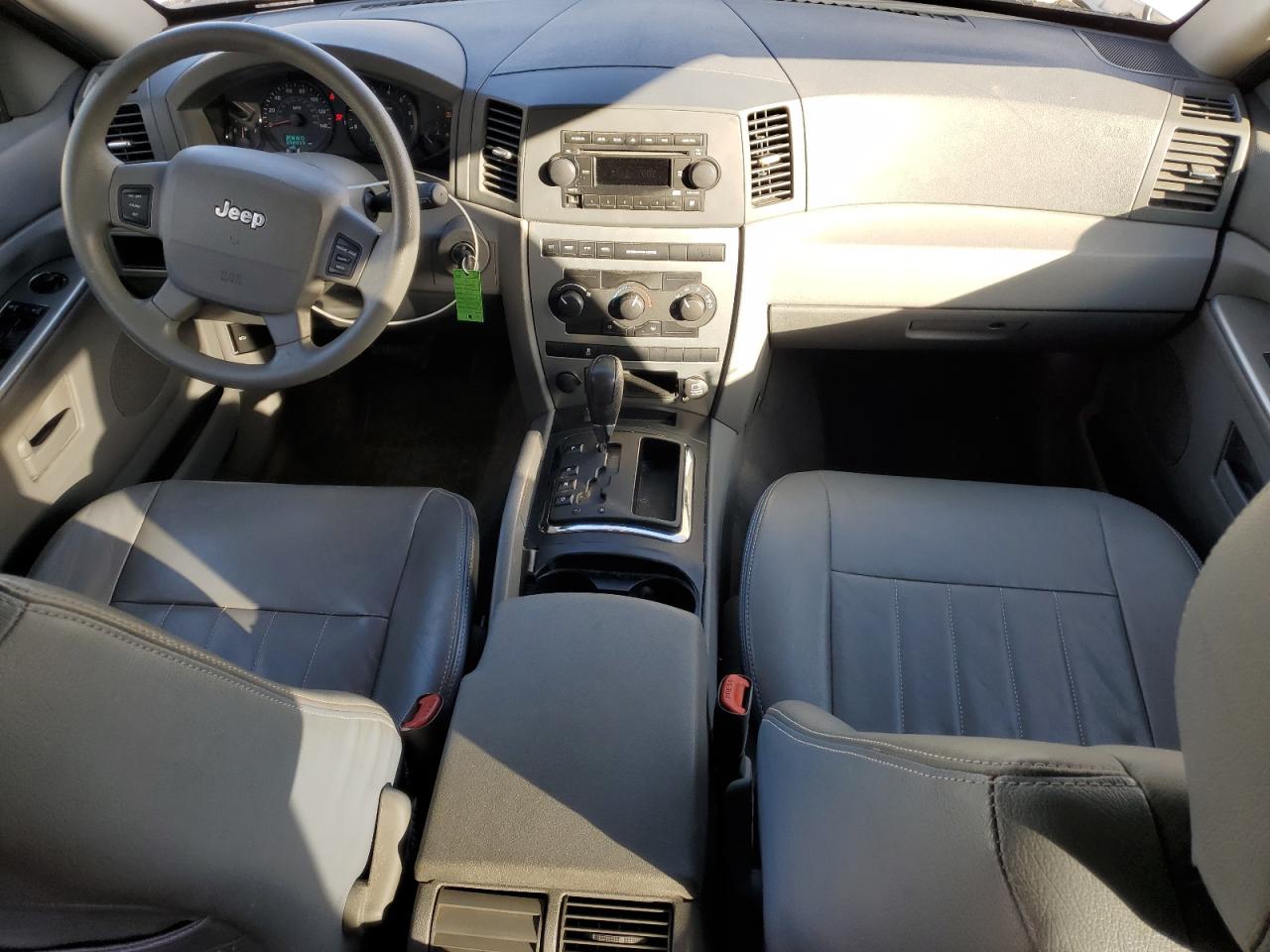 2005 Jeep Grand Cherokee Laredo Silver vin: 1J4GR48K35C634856