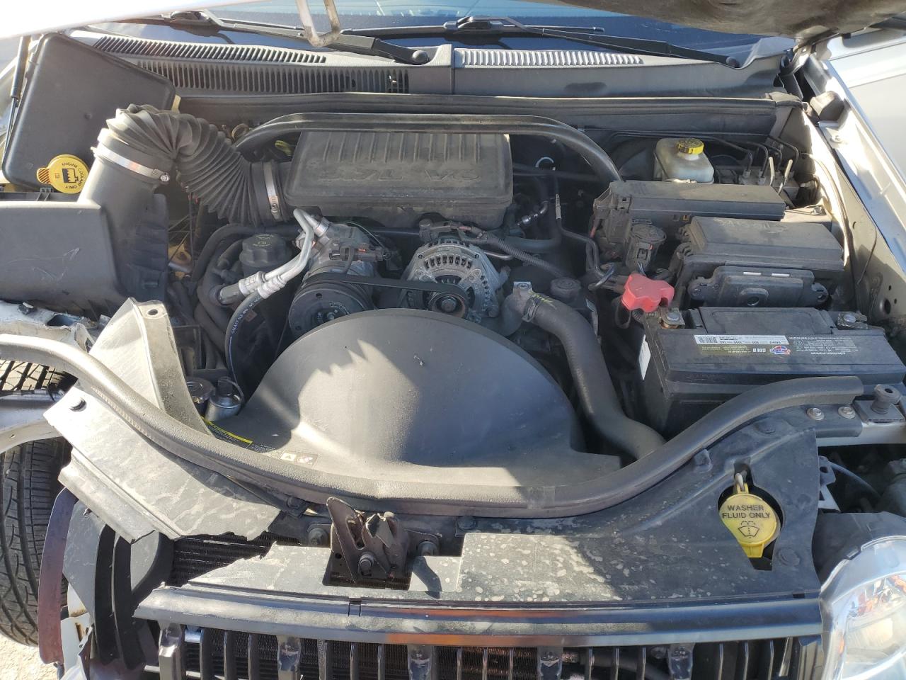 2005 Jeep Grand Cherokee Laredo Silver vin: 1J4GR48K35C634856
