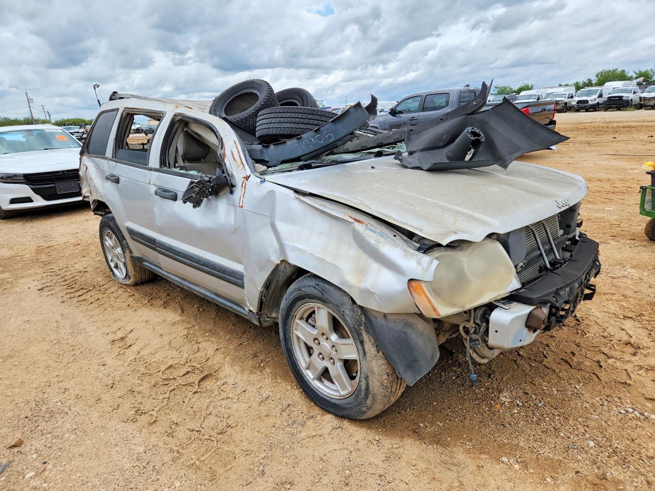 2005 Jeep Grand Cherokee Laredo Серебряный vin: 1J4GR48K35C684415