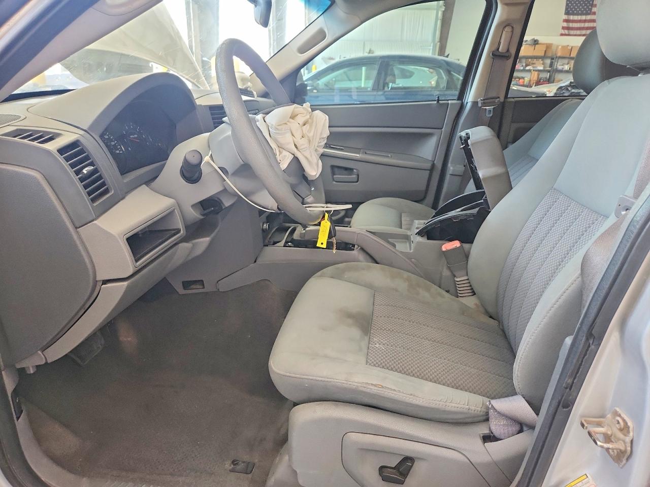 2006 Jeep Grand Cherokee Laredo Gray vin: 1J4GR48K36C250691