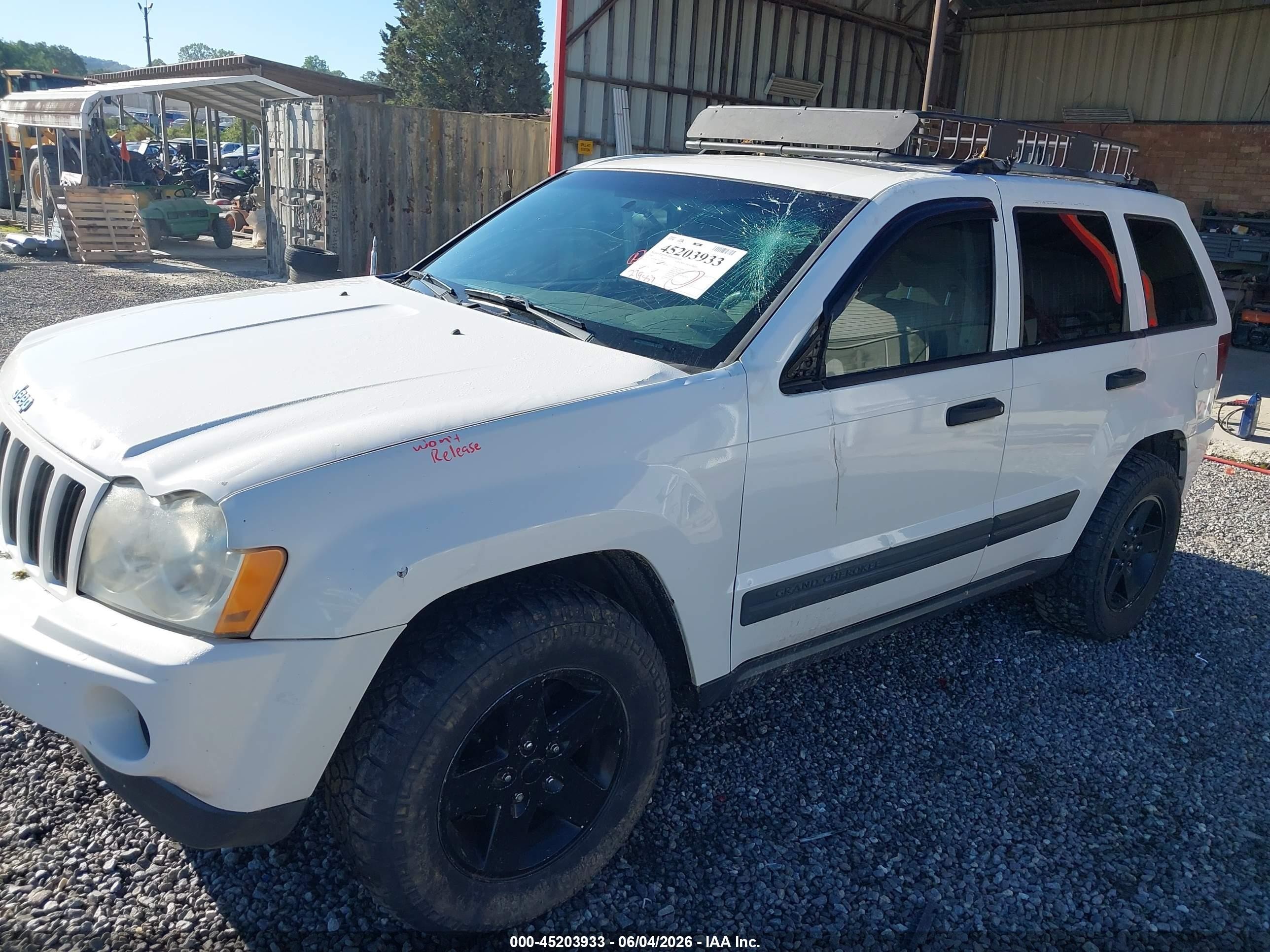 2006 Jeep Grand Cherokee Laredo White vin: 1J4GR48K36C340357