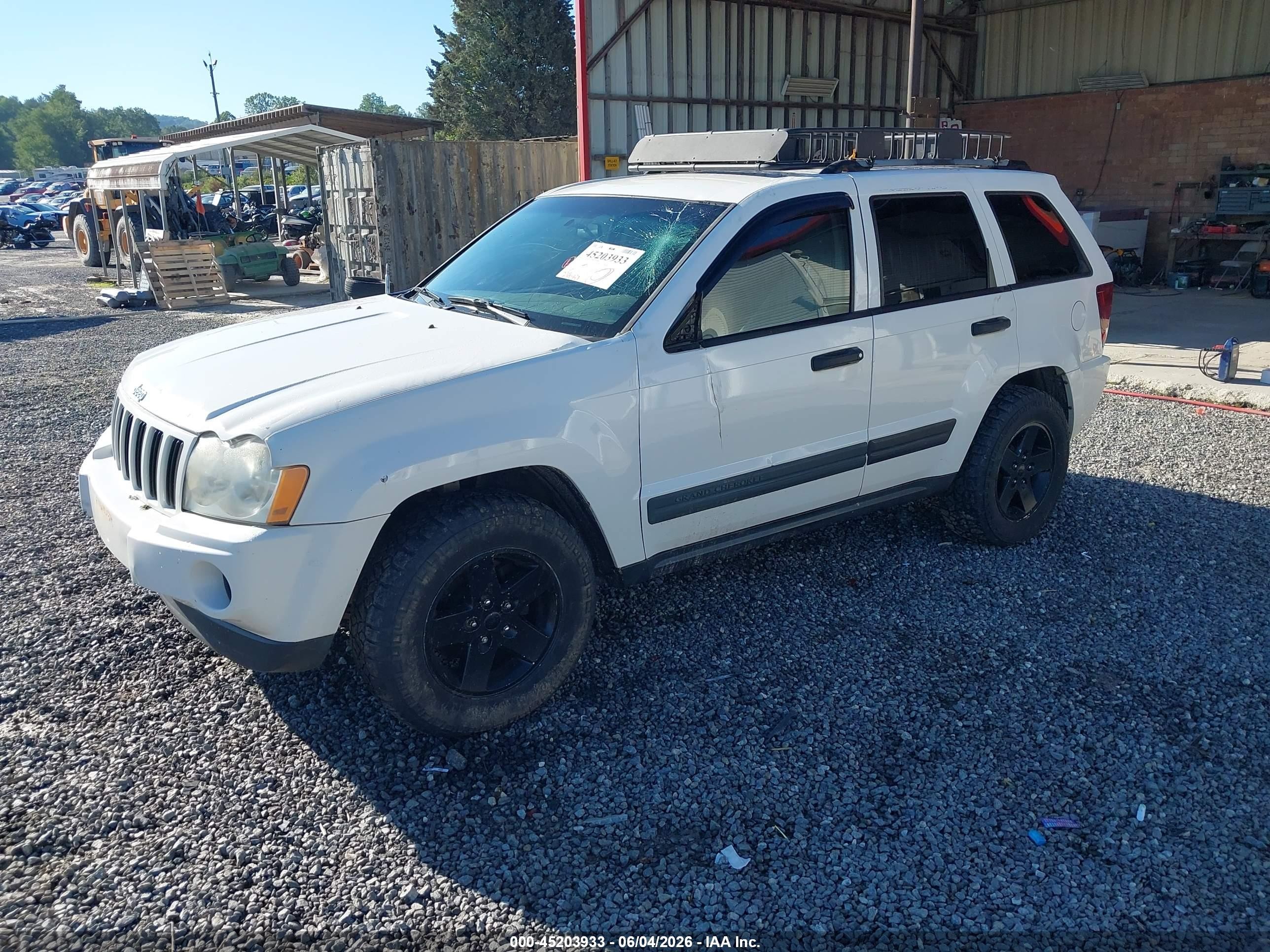 2006 Jeep Grand Cherokee Laredo White vin: 1J4GR48K36C340357