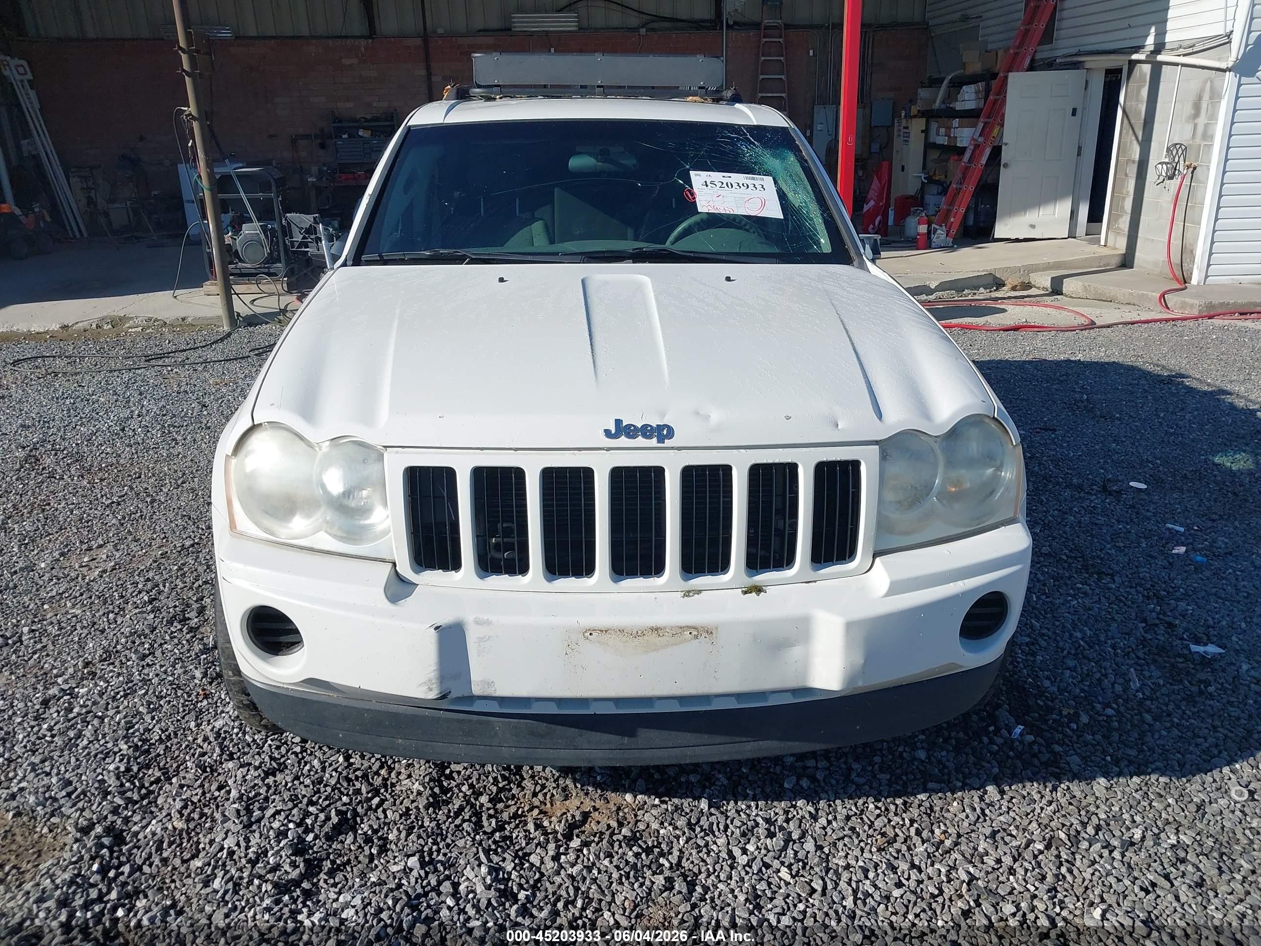 2006 Jeep Grand Cherokee Laredo White vin: 1J4GR48K36C340357