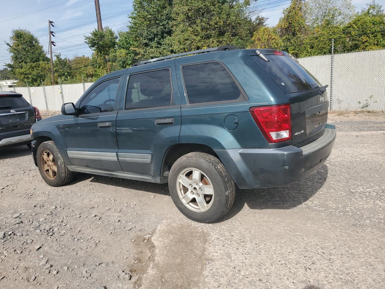 2005 Jeep Grand Cherokee Laredo Green vin: 1J4GR48K45C584579