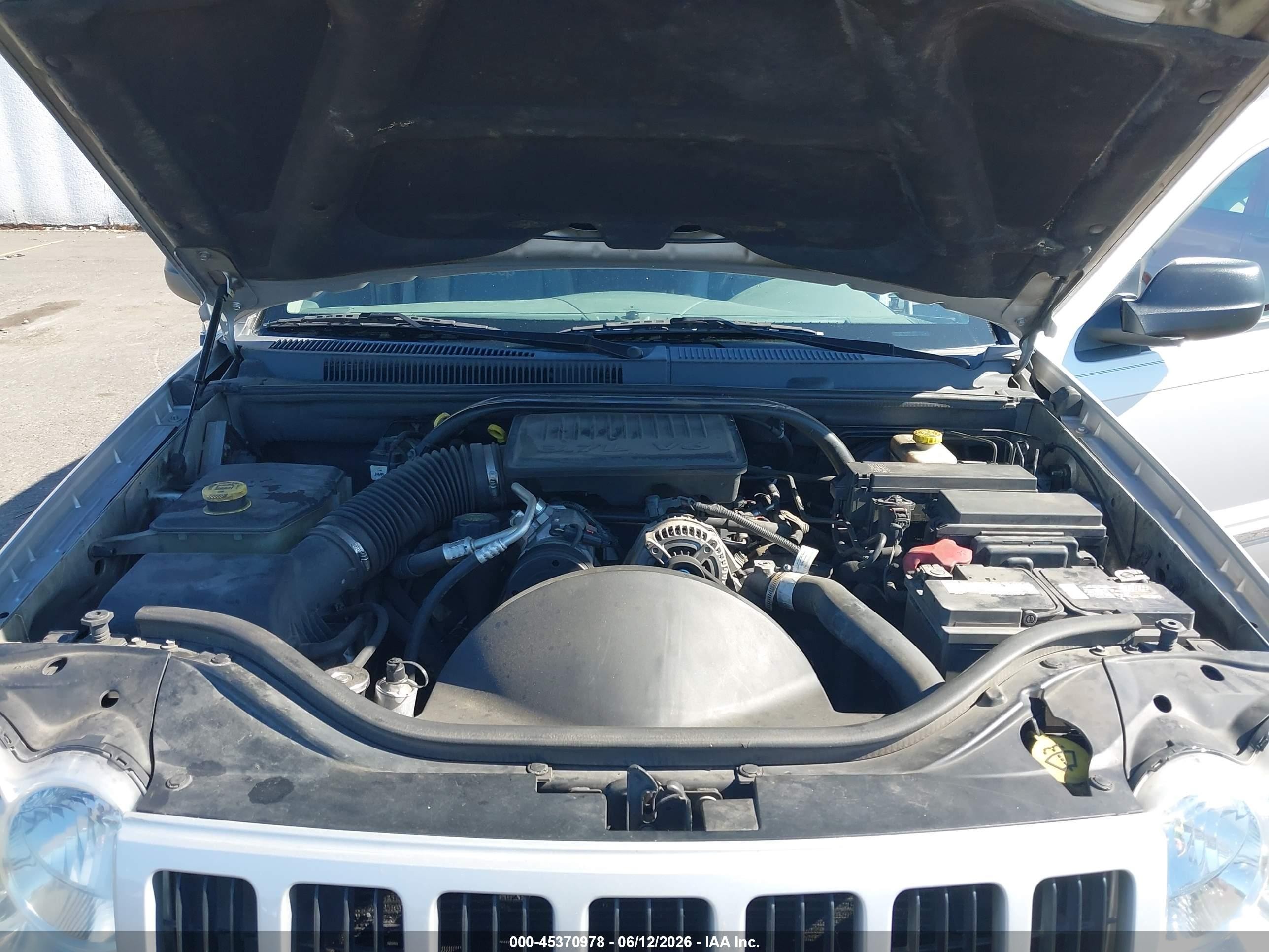2005 Jeep Grand Cherokee Laredo Gray vin: 1J4GR48K45C653576