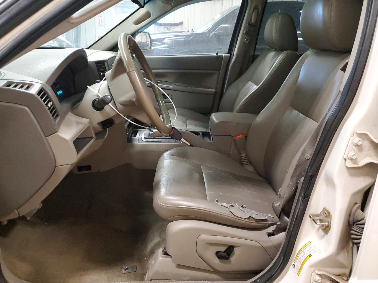 2006 Jeep Grand Cherokee Laredo White vin: 1J4GR48K46C121696