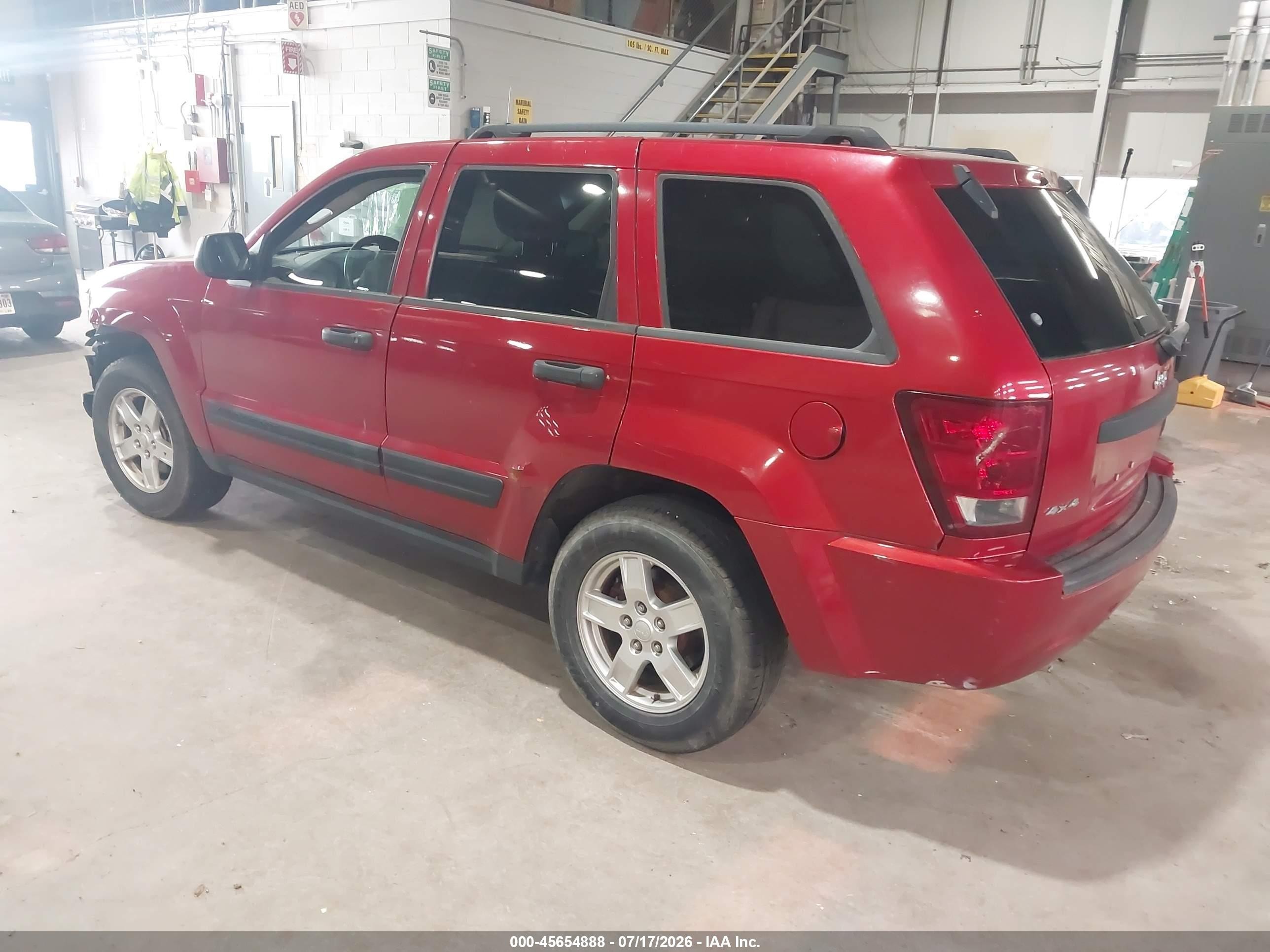 2005 Jeep Grand Cherokee Laredo Red vin: 1J4GR48K55C535987