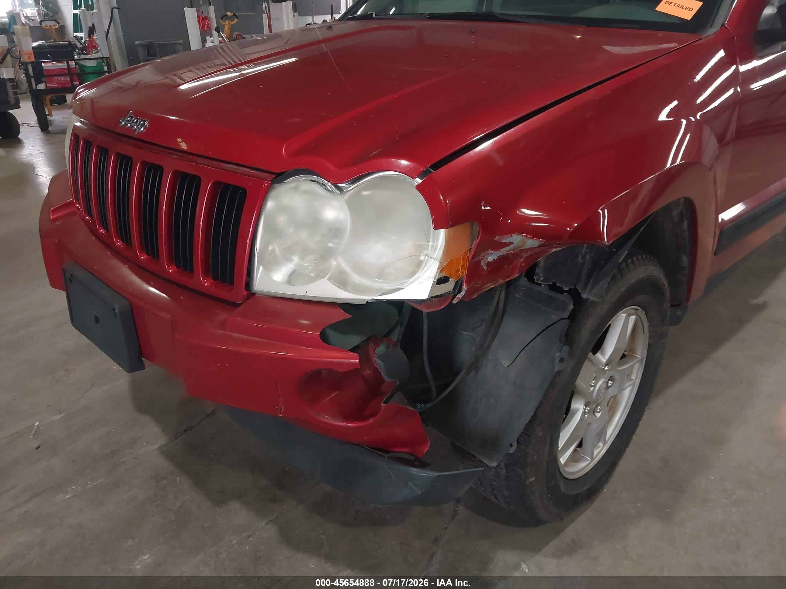 2005 Jeep Grand Cherokee Laredo Red vin: 1J4GR48K55C535987