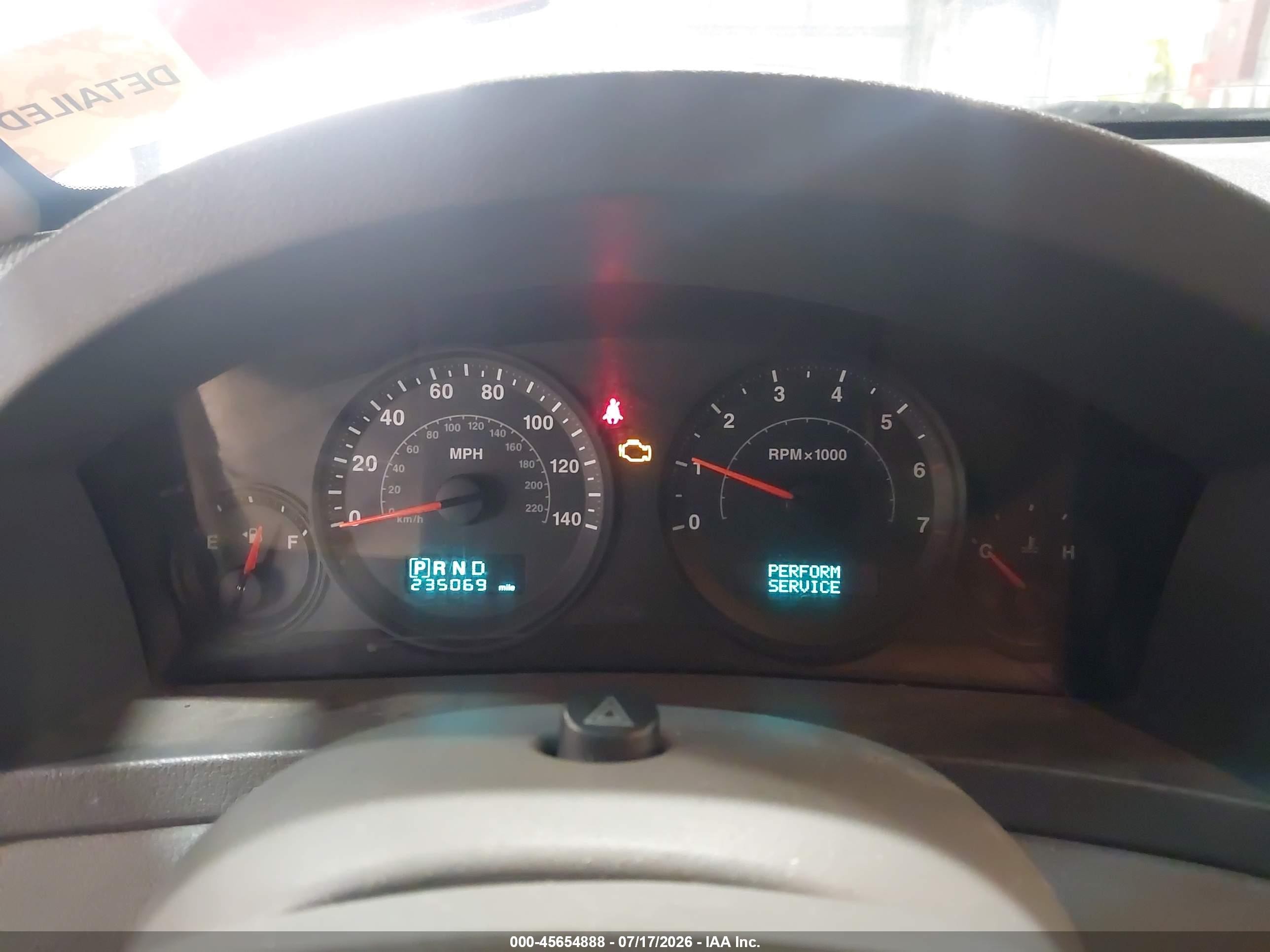 2005 Jeep Grand Cherokee Laredo Red vin: 1J4GR48K55C535987