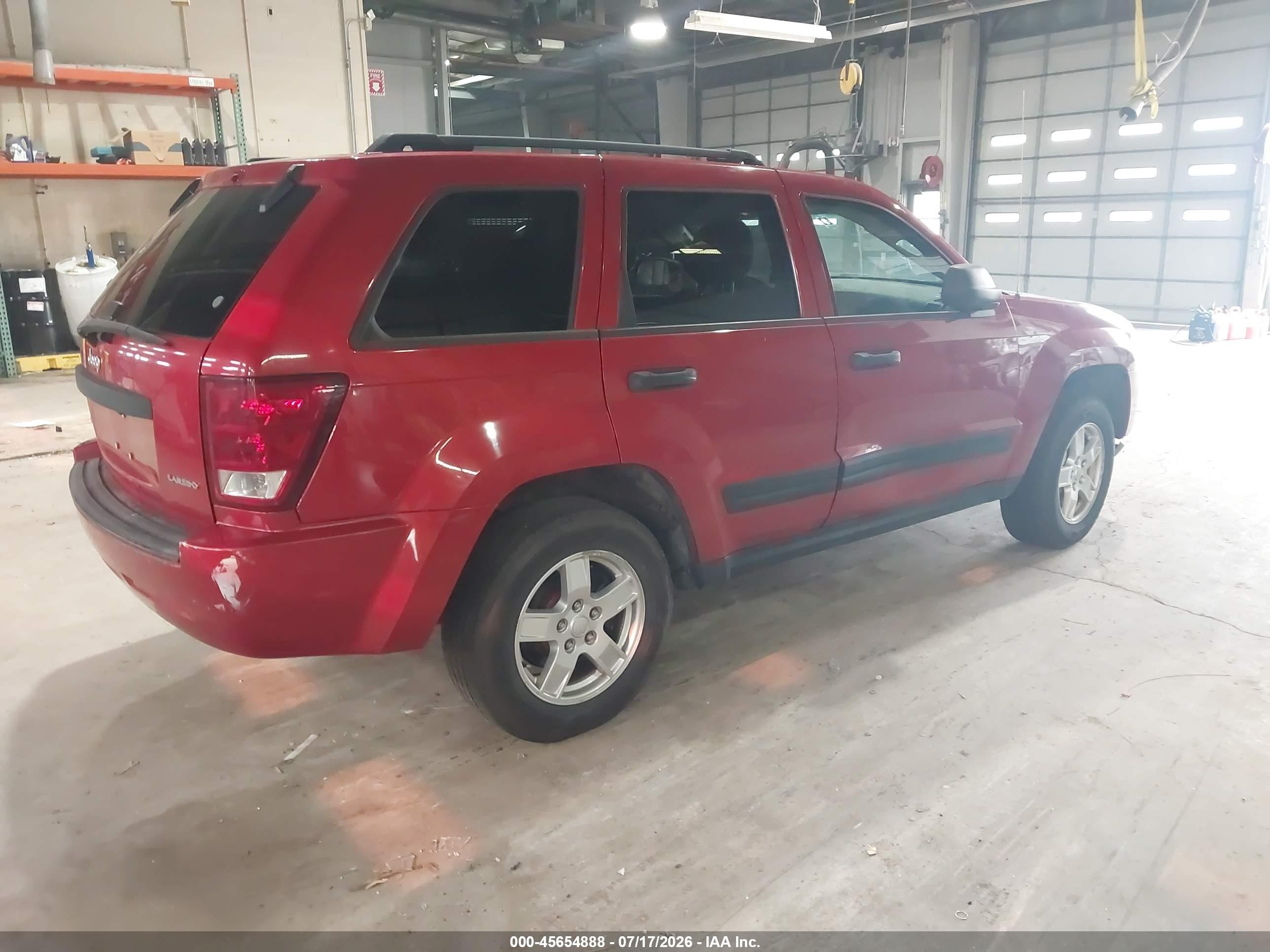2005 Jeep Grand Cherokee Laredo Red vin: 1J4GR48K55C535987