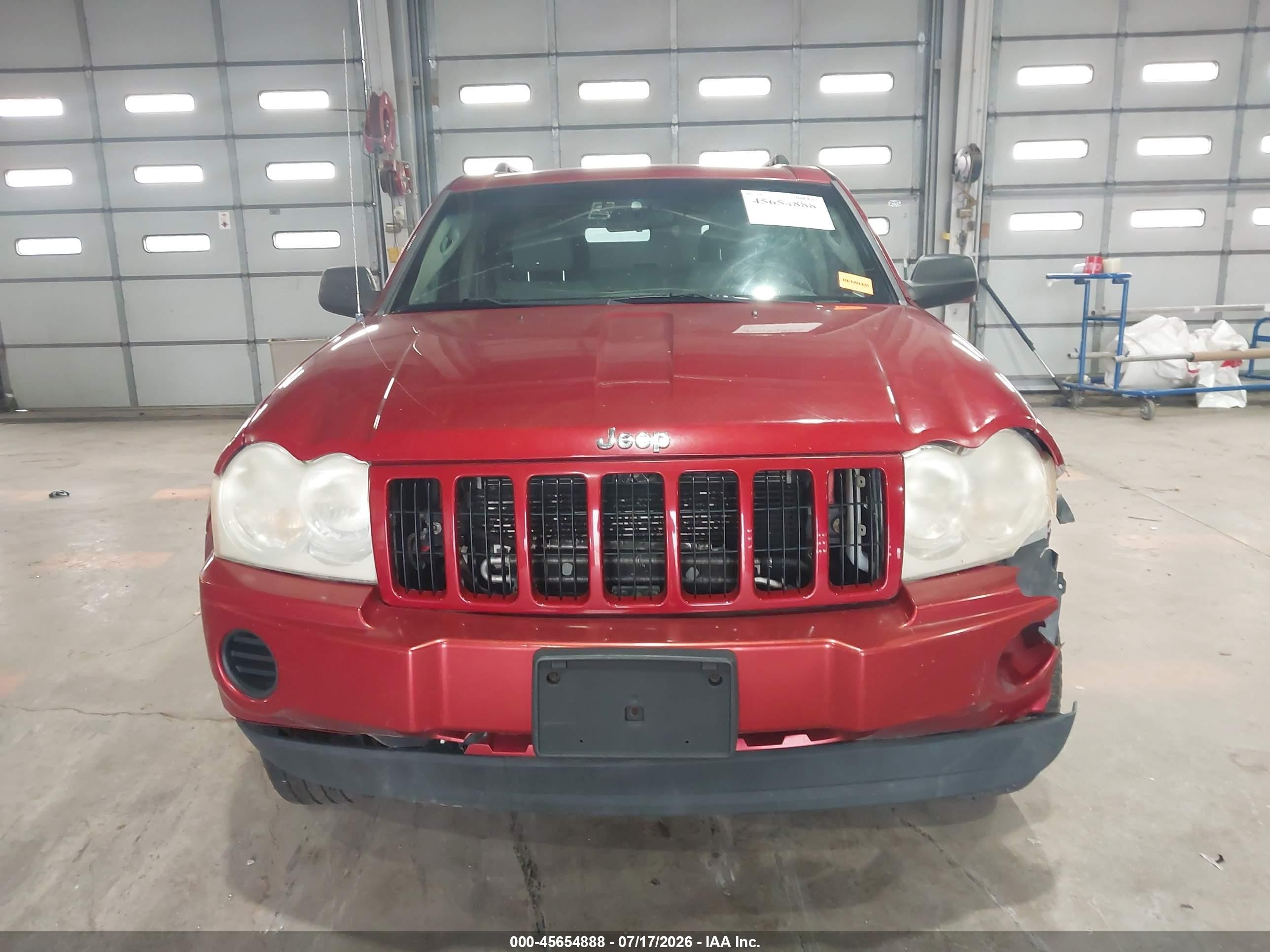2005 Jeep Grand Cherokee Laredo Red vin: 1J4GR48K55C535987