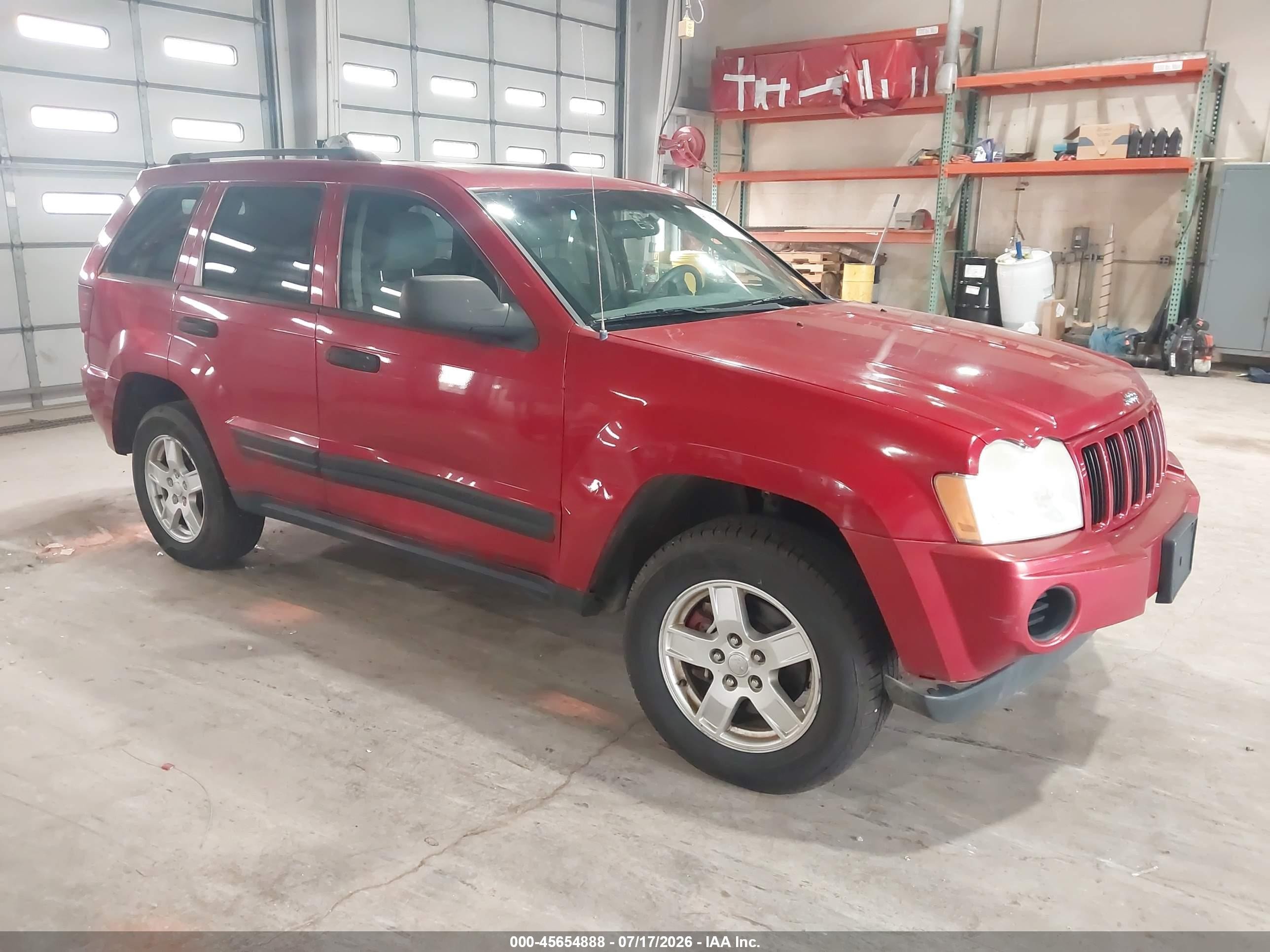 2005 Jeep Grand Cherokee Laredo Red vin: 1J4GR48K55C535987