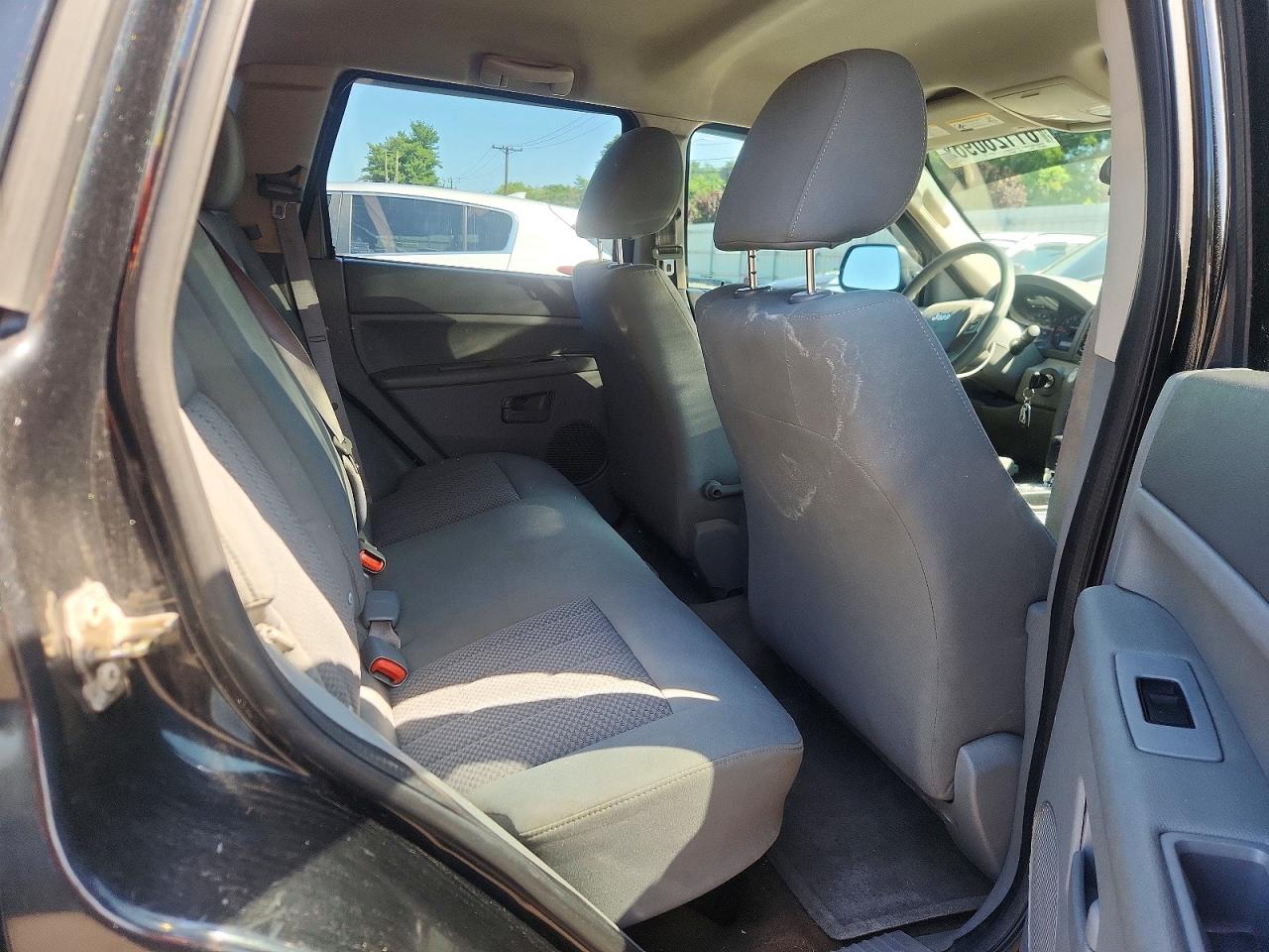 2005 Jeep Grand Cherokee Laredo/columbia/freedom Black vin: 1J4GR48K55C541000